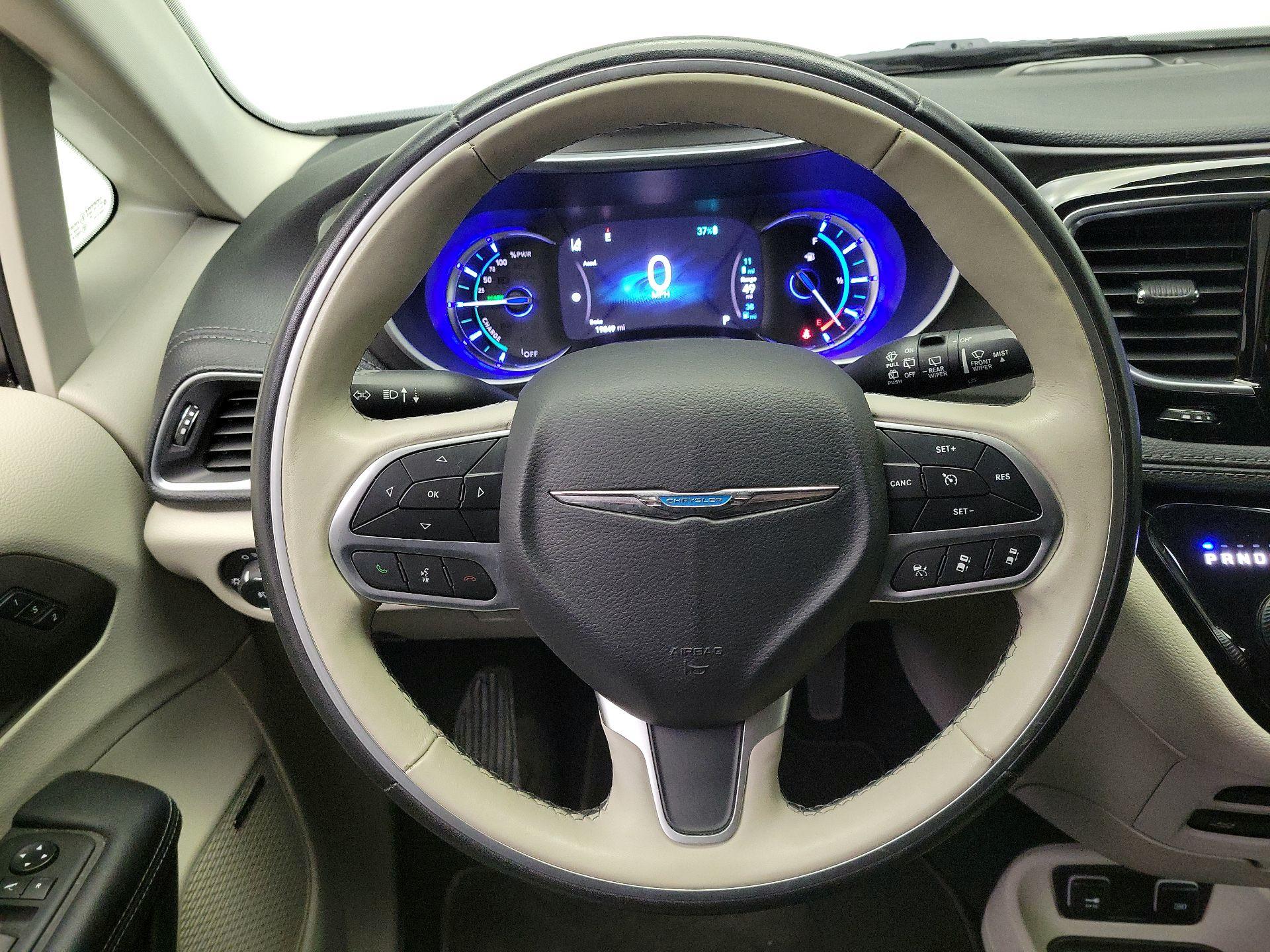 Thumbnail: 2019 Chrysler Pacifica - 10