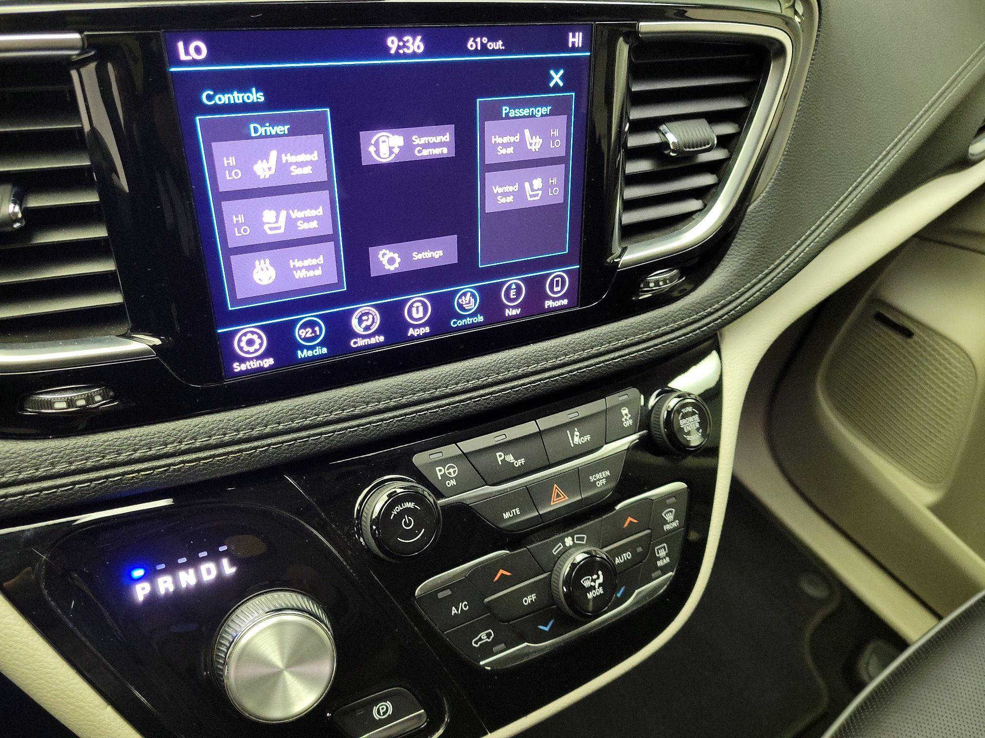 Thumbnail: 2019 Chrysler Pacifica - 17