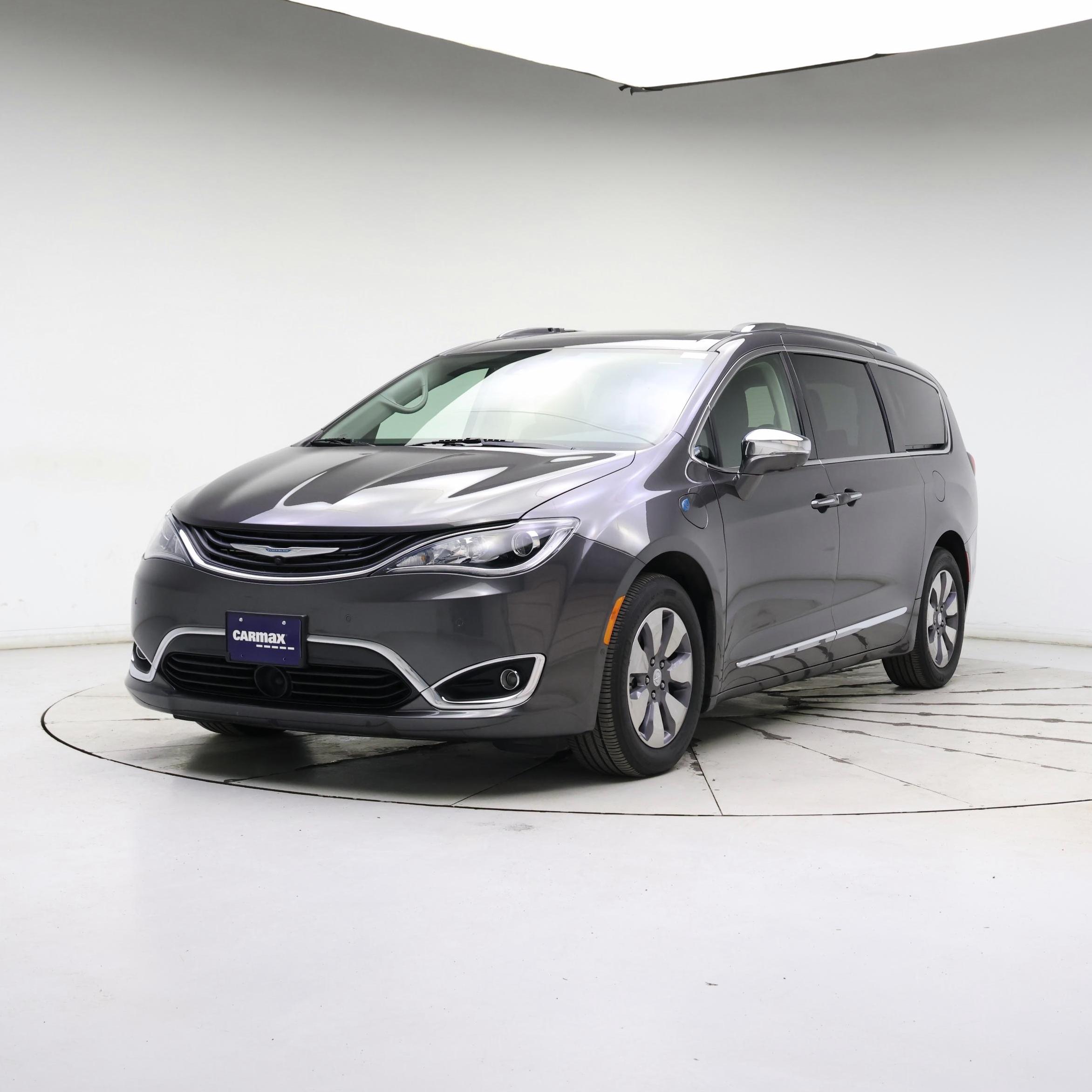 Thumbnail: 2019 Chrysler Pacifica - 4