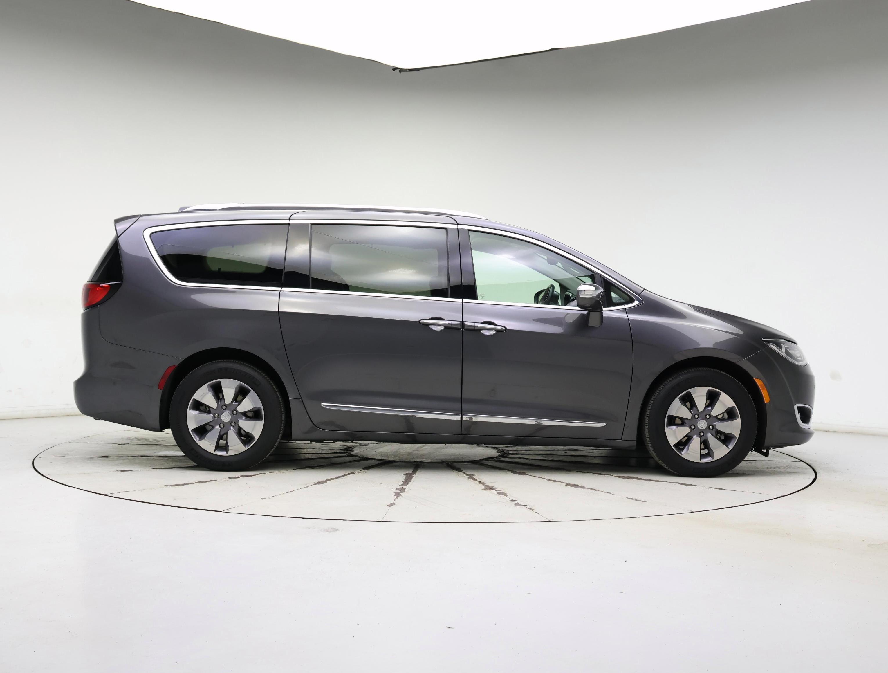 Thumbnail: 2019 Chrysler Pacifica - 7