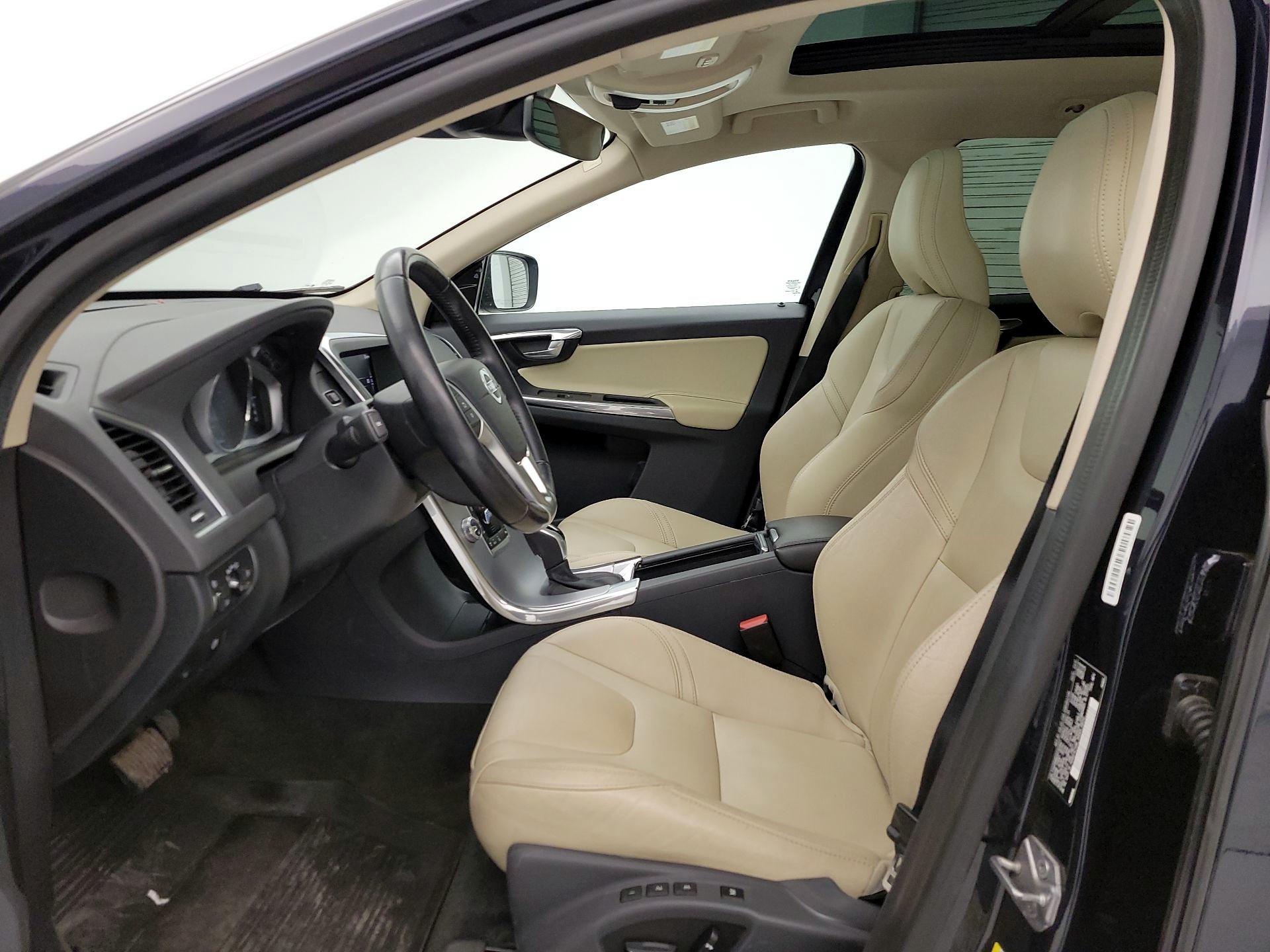 Thumbnail: 2017 Volvo XC60 - 11