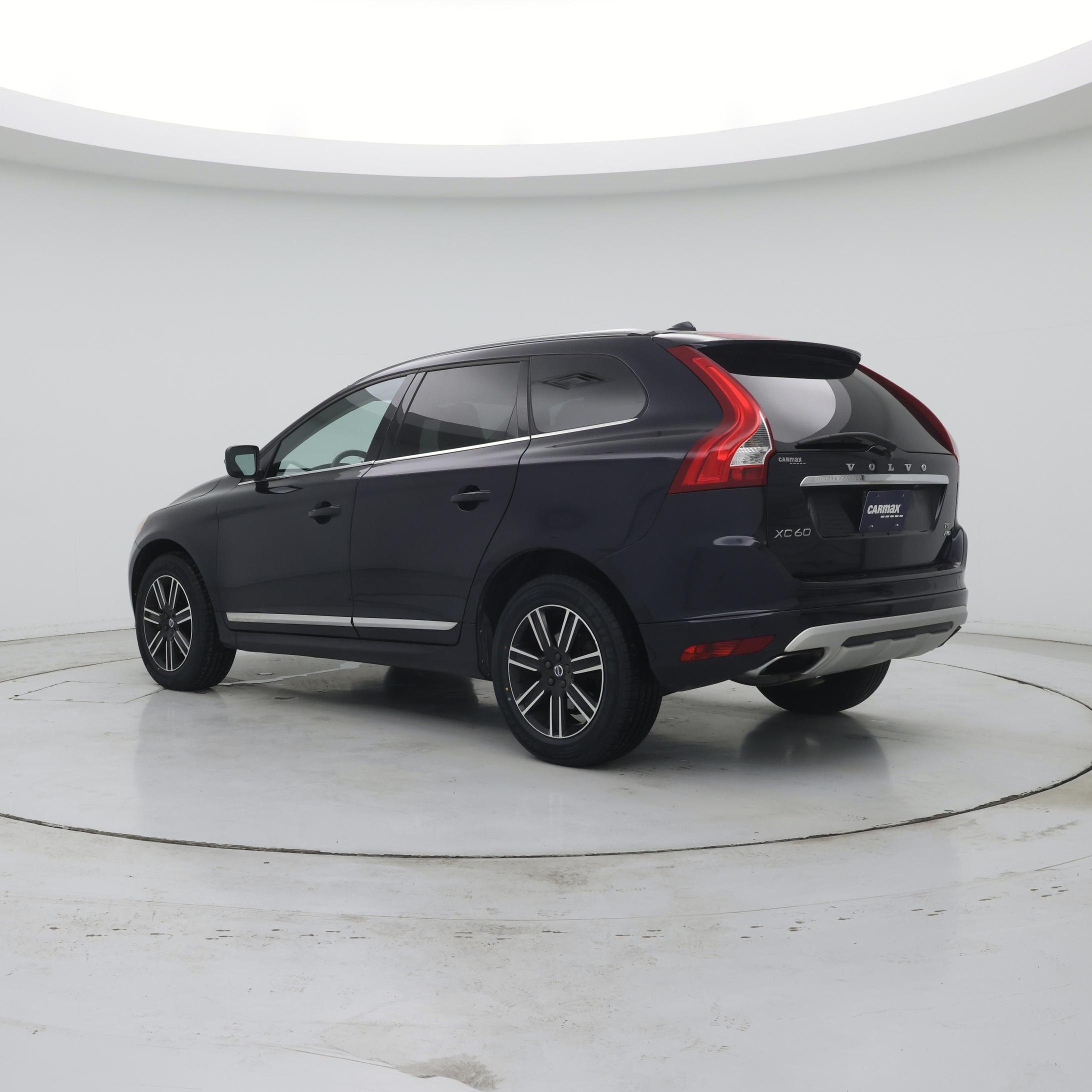 Thumbnail: 2017 Volvo XC60 - 2
