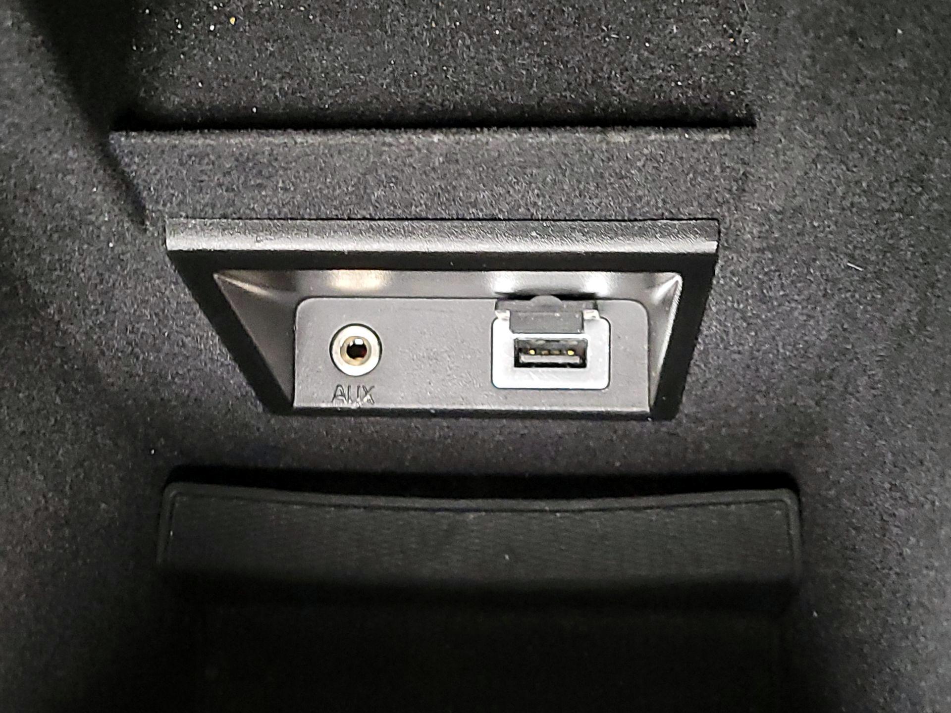 Thumbnail: 2017 Volvo XC60 - 19