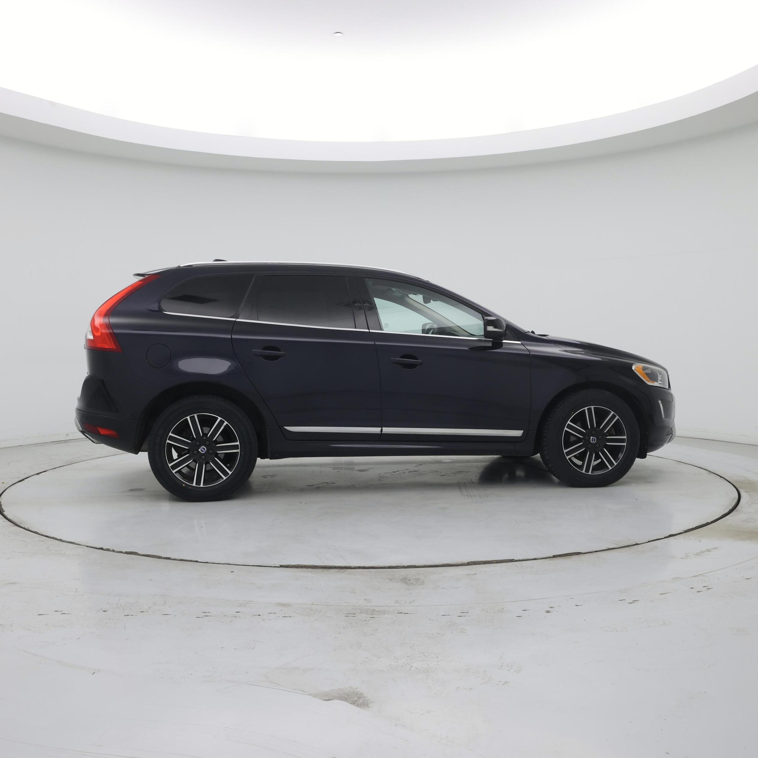 Thumbnail: 2017 Volvo XC60 - 7