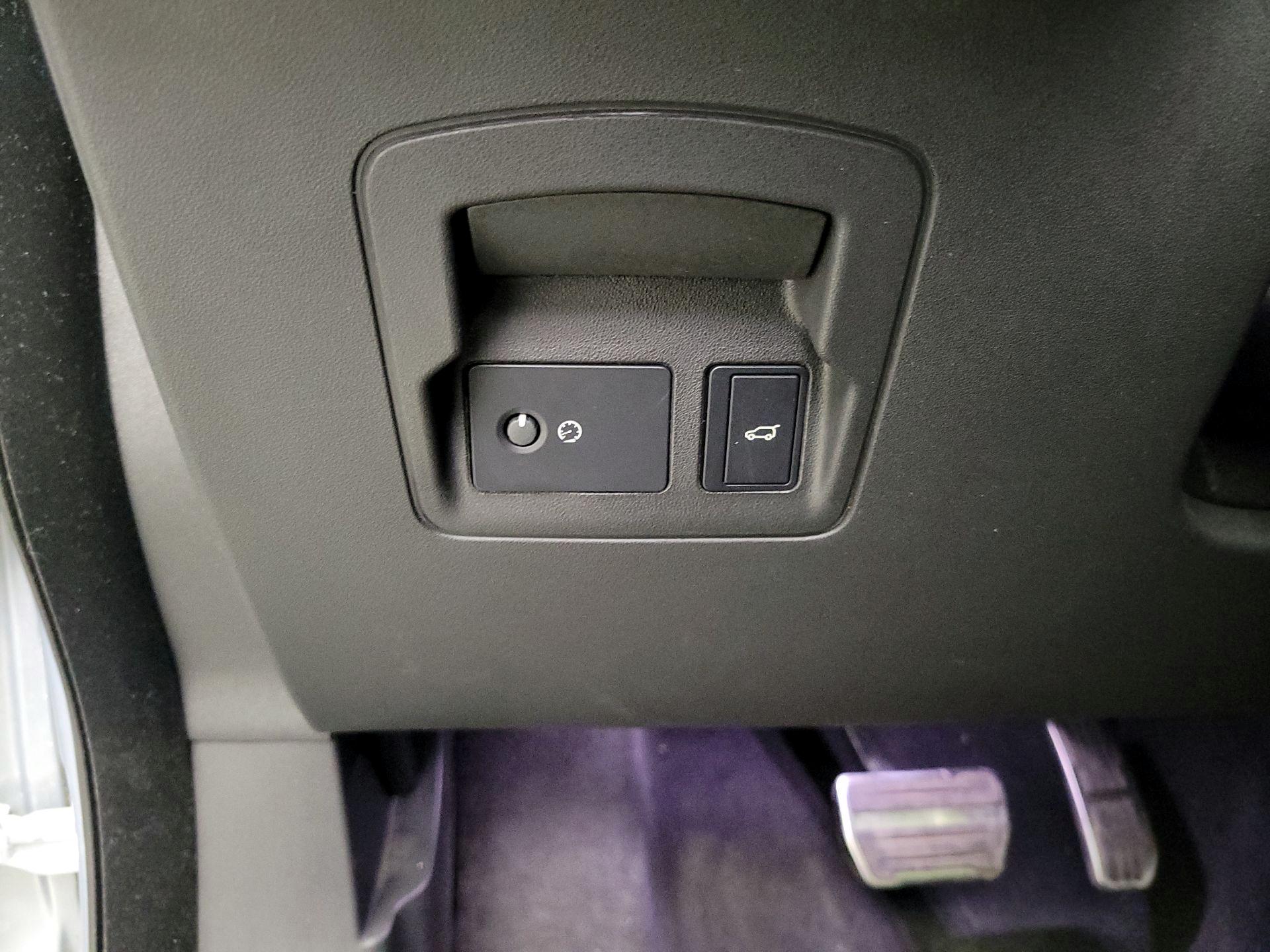 Thumbnail: 2023 Land Rover Range Rover Velar - 13