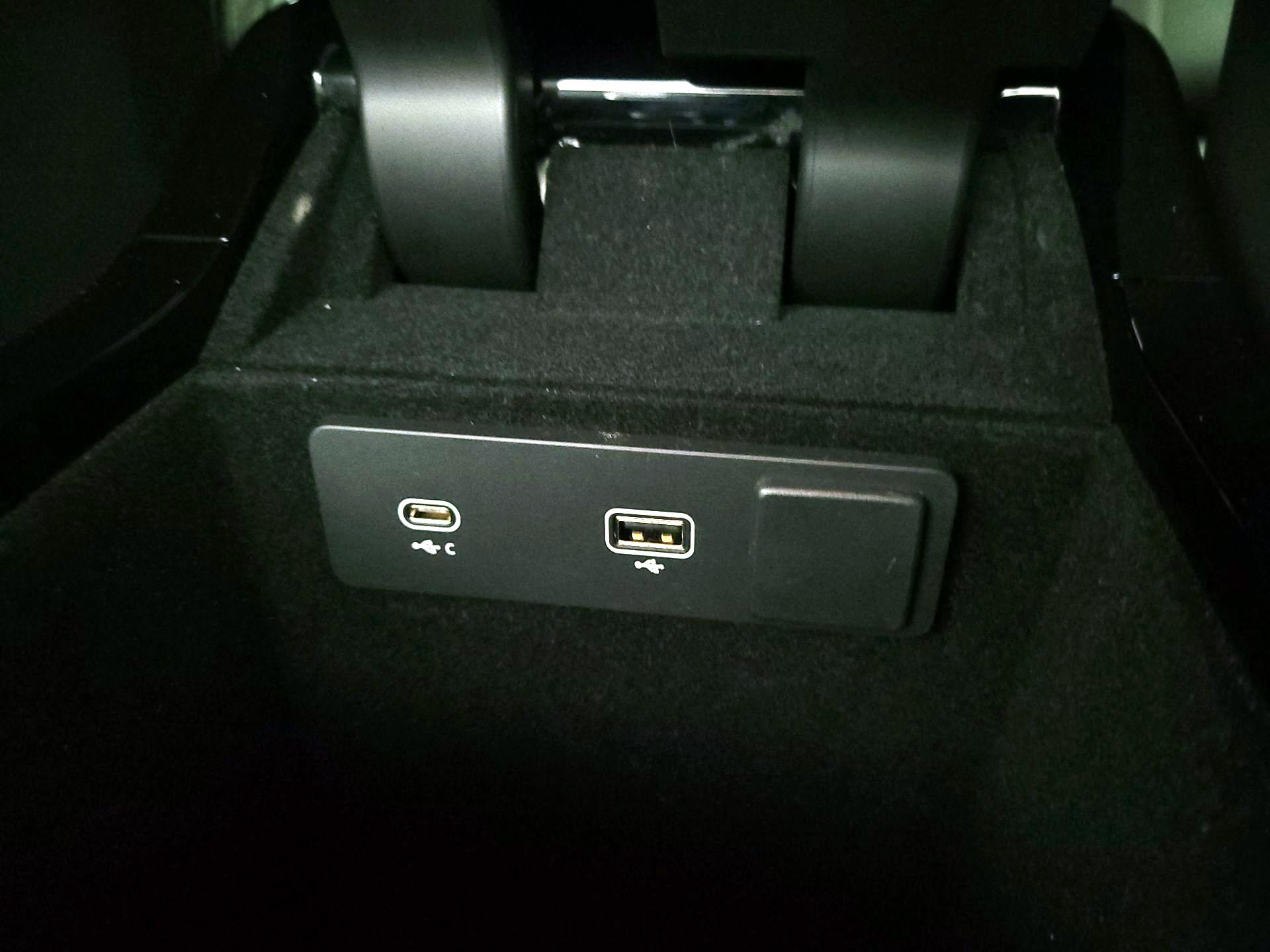 Thumbnail: 2023 Land Rover Range Rover Velar - 19