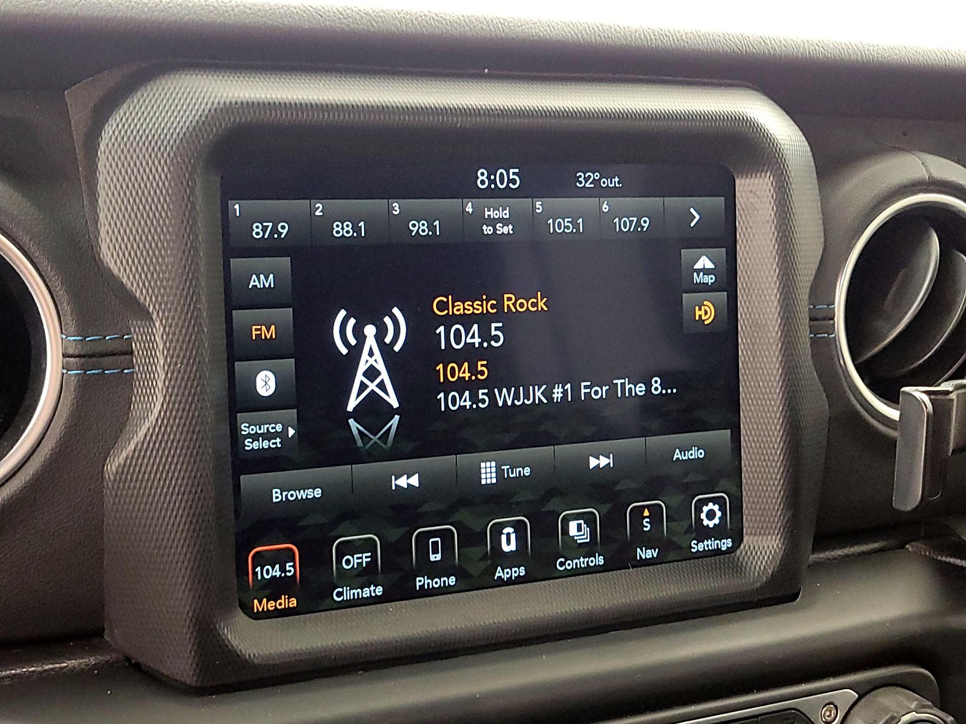 Thumbnail: 2022 Jeep Wrangler - 16