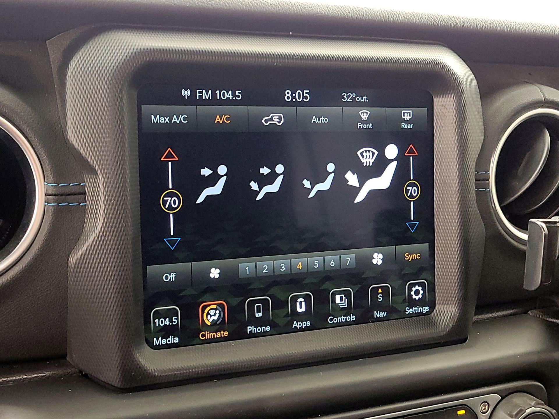 Thumbnail: 2022 Jeep Wrangler - 17