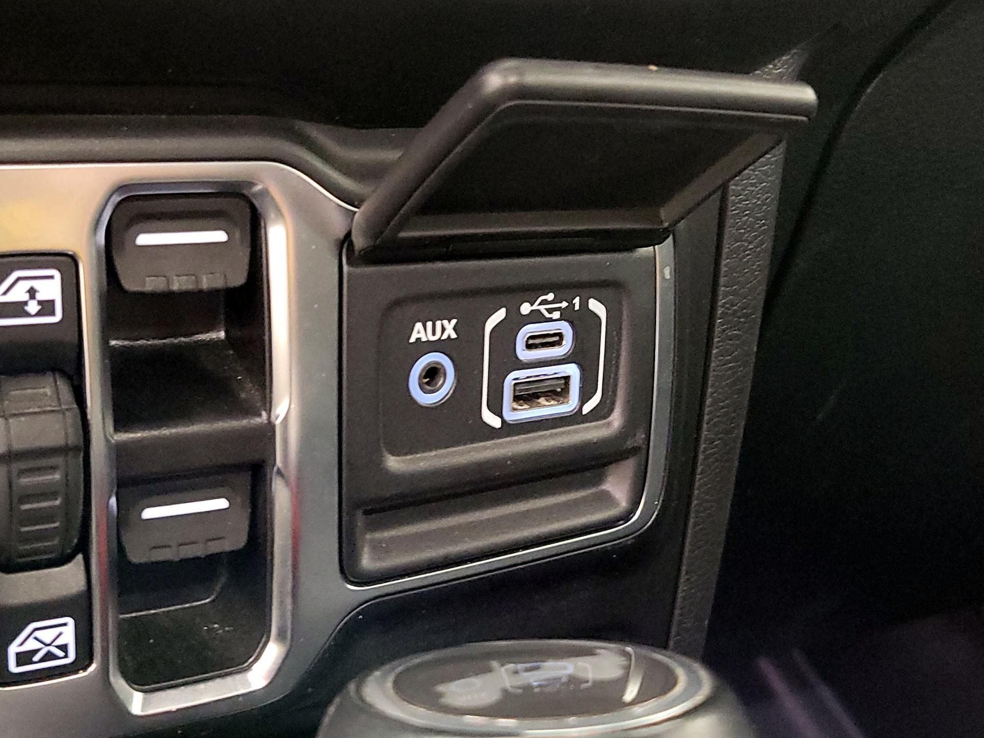 Thumbnail: 2022 Jeep Wrangler - 19