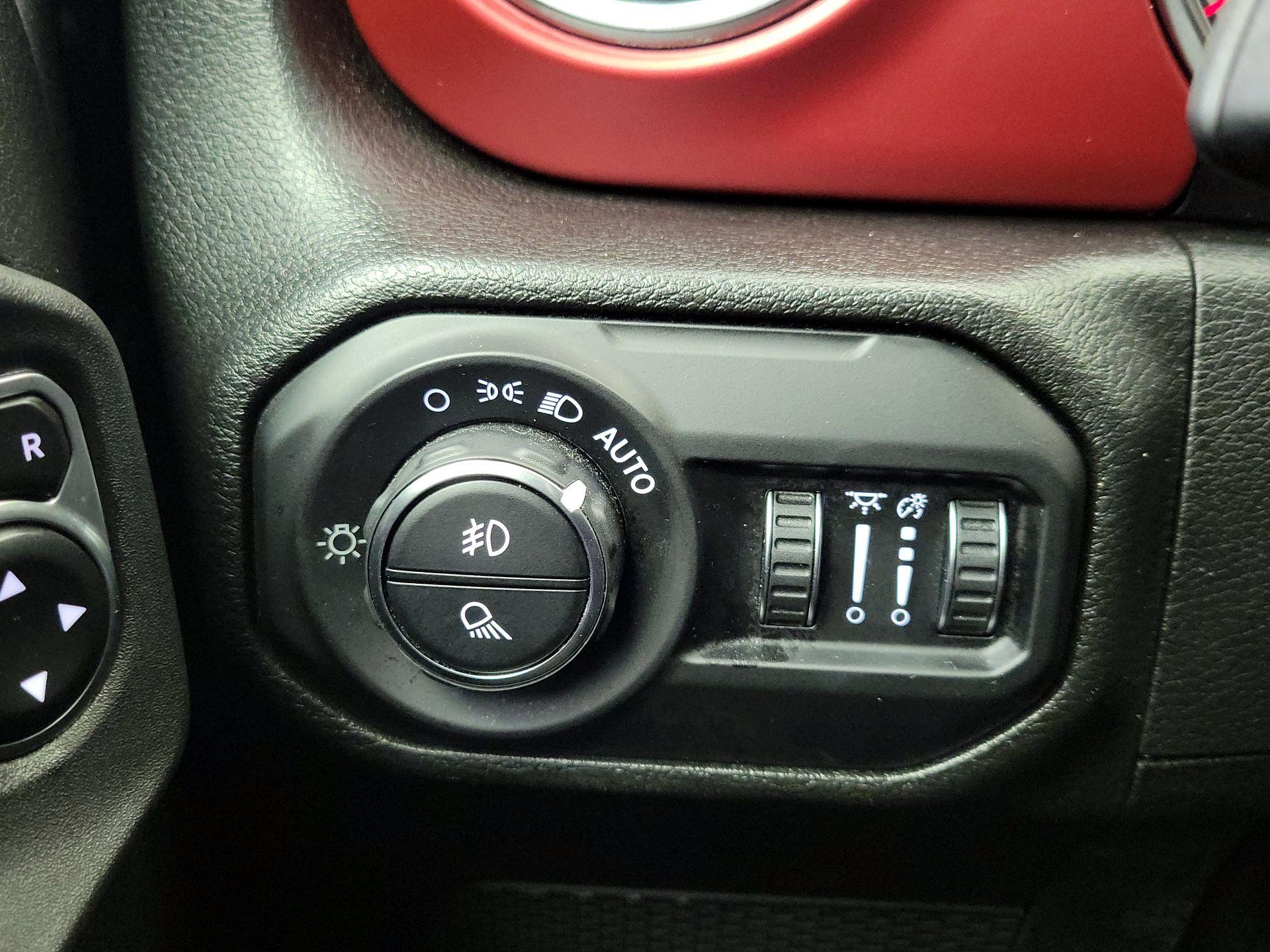 Thumbnail: 2022 Jeep Gladiator - 13