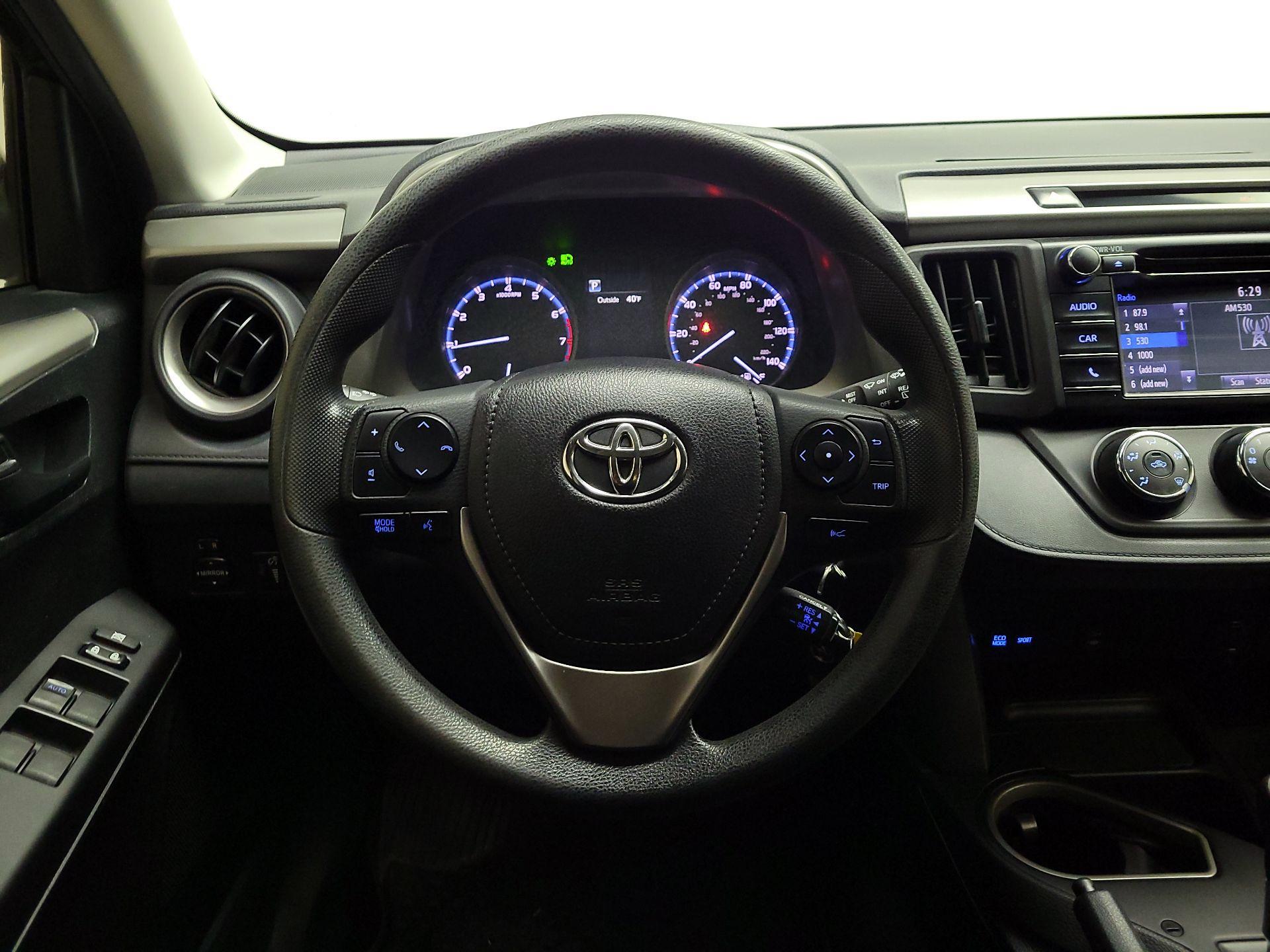 Thumbnail: 2018 Toyota RAV4 - 10