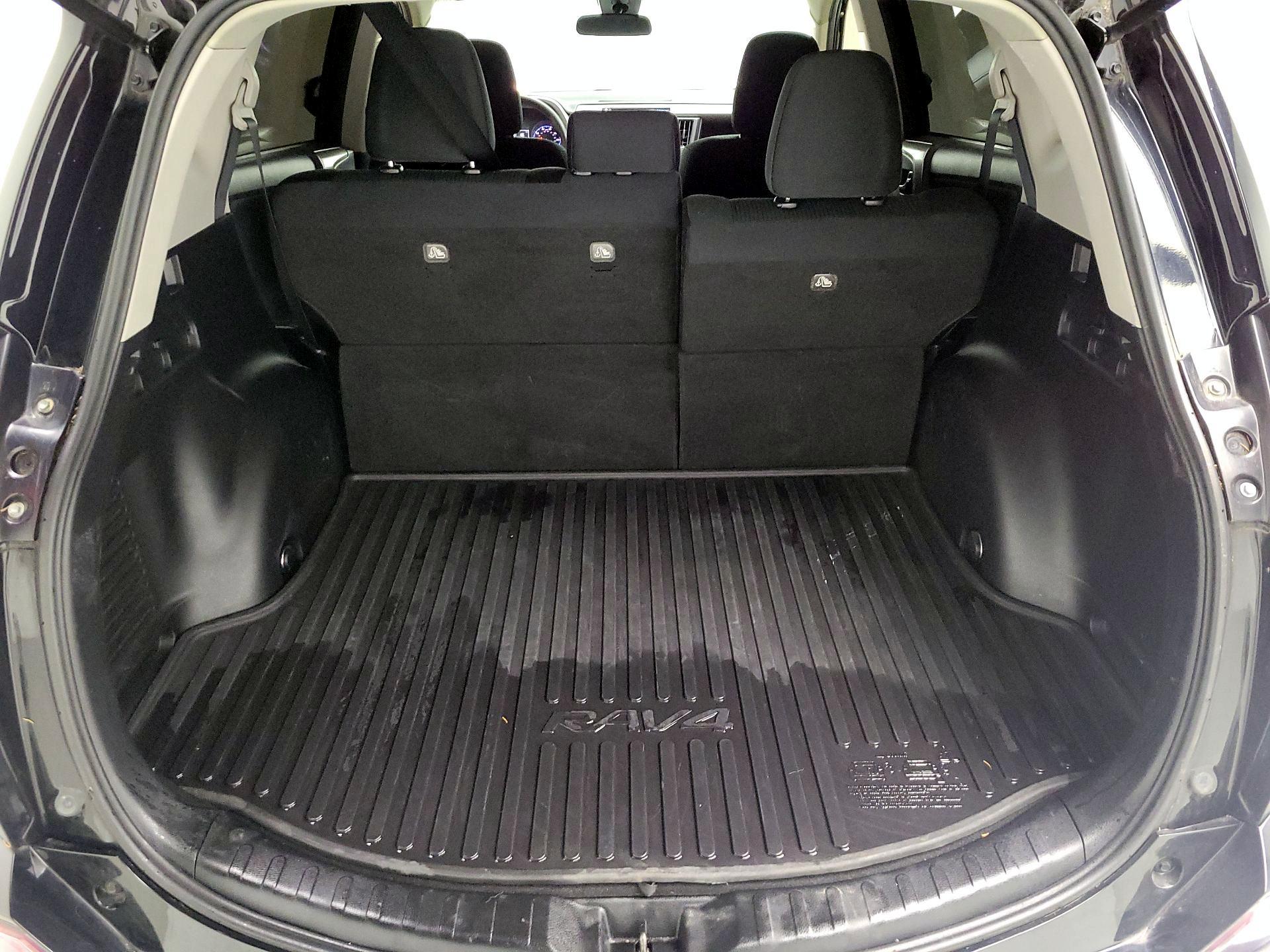 Thumbnail: 2018 Toyota RAV4 - 18