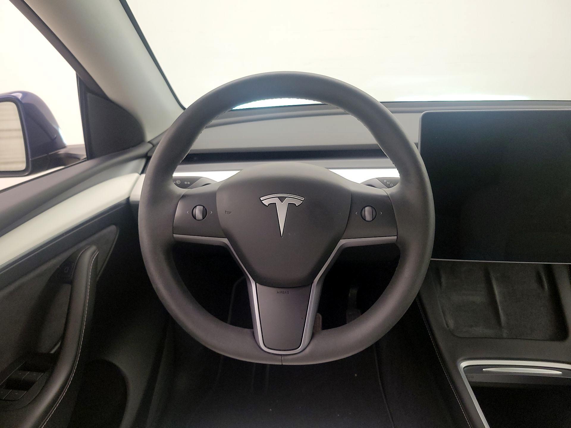 Thumbnail: 2023 Tesla Model Y - 10