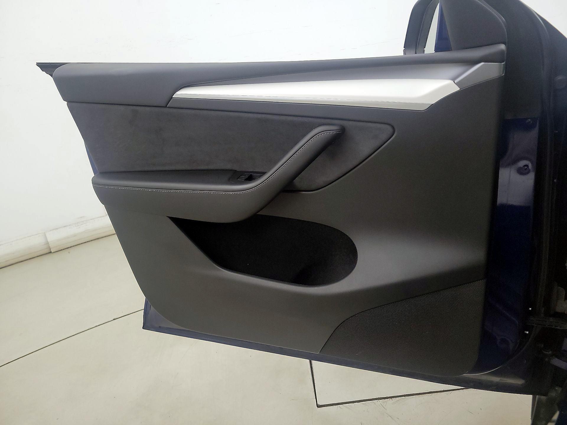 Thumbnail: 2023 Tesla Model Y - 12