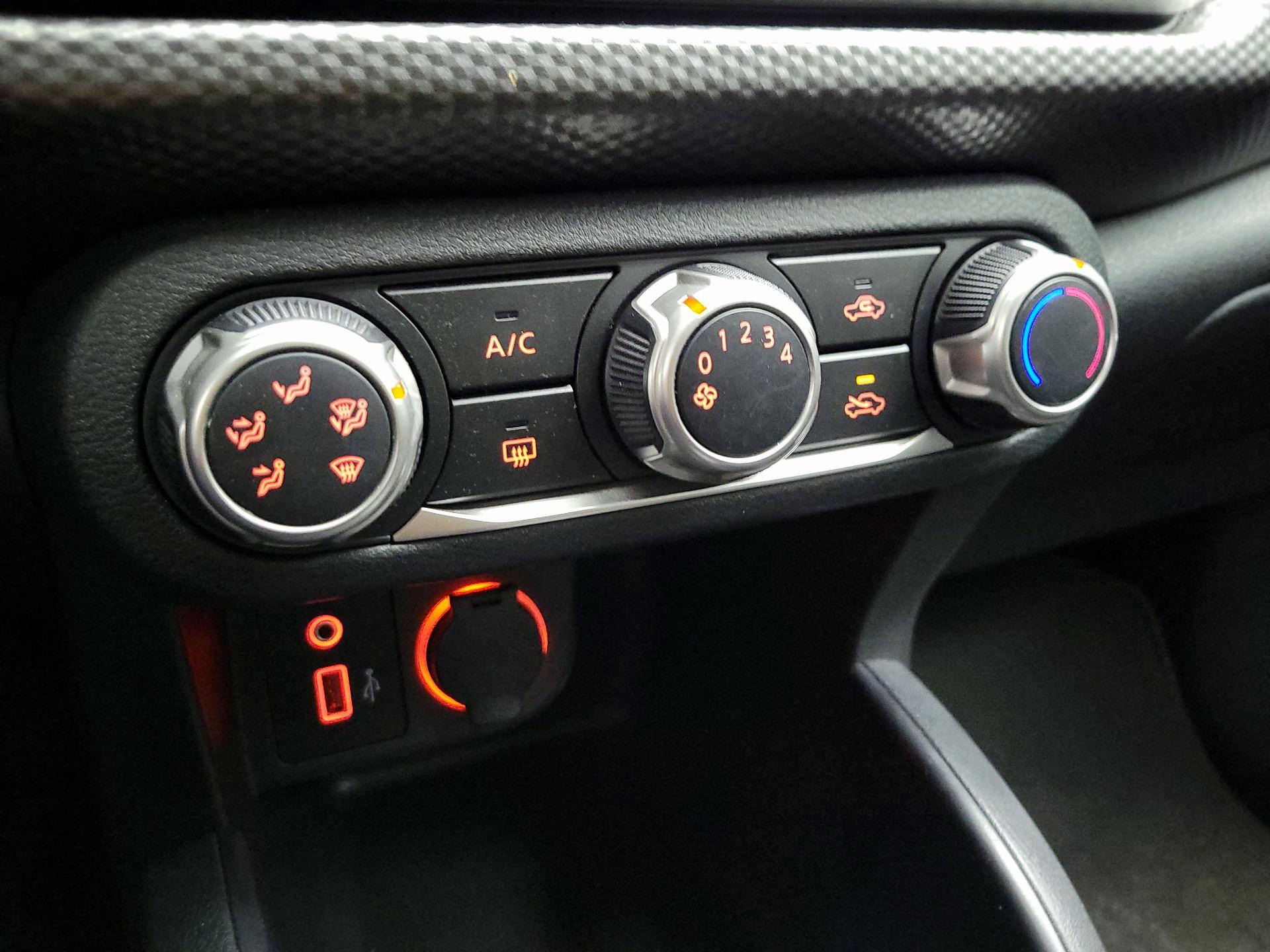 Thumbnail: 2020 Nissan Kicks - 16