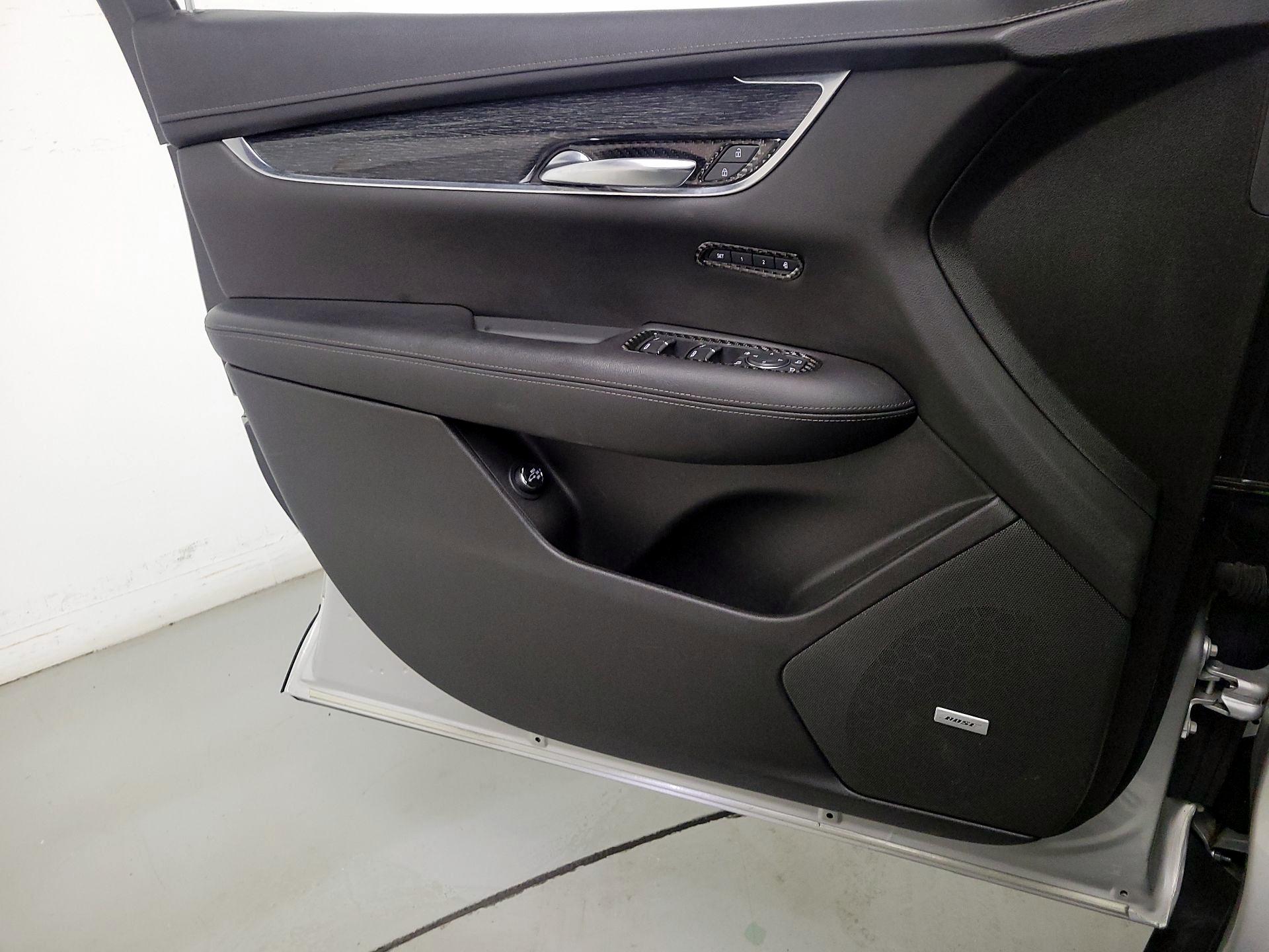 Thumbnail: 2020 Cadillac XT5 - 12