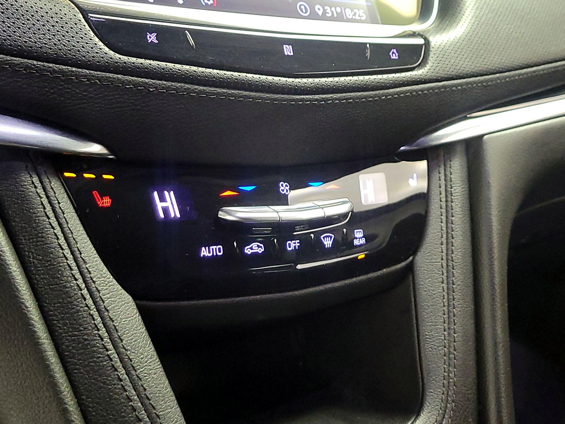 Thumbnail: 2020 Cadillac XT5 - 16