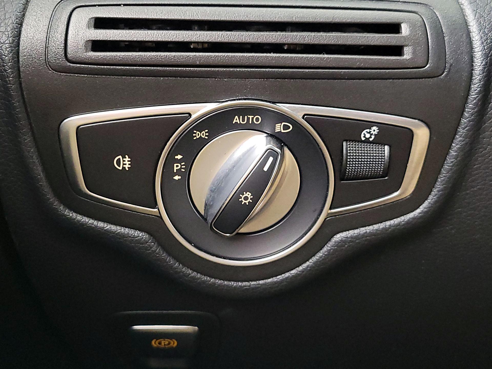 Thumbnail: 2019 Mercedes-Benz GLC - 13