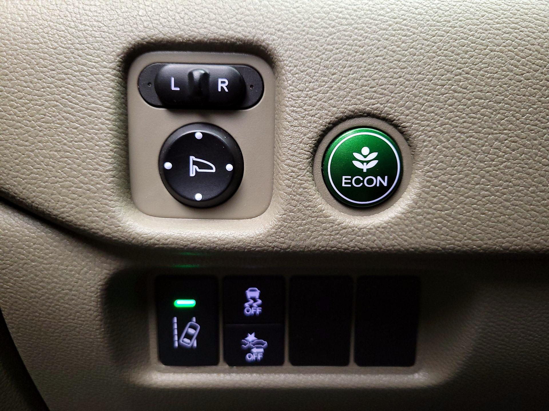 Thumbnail: 2016 Honda Pilot - 13