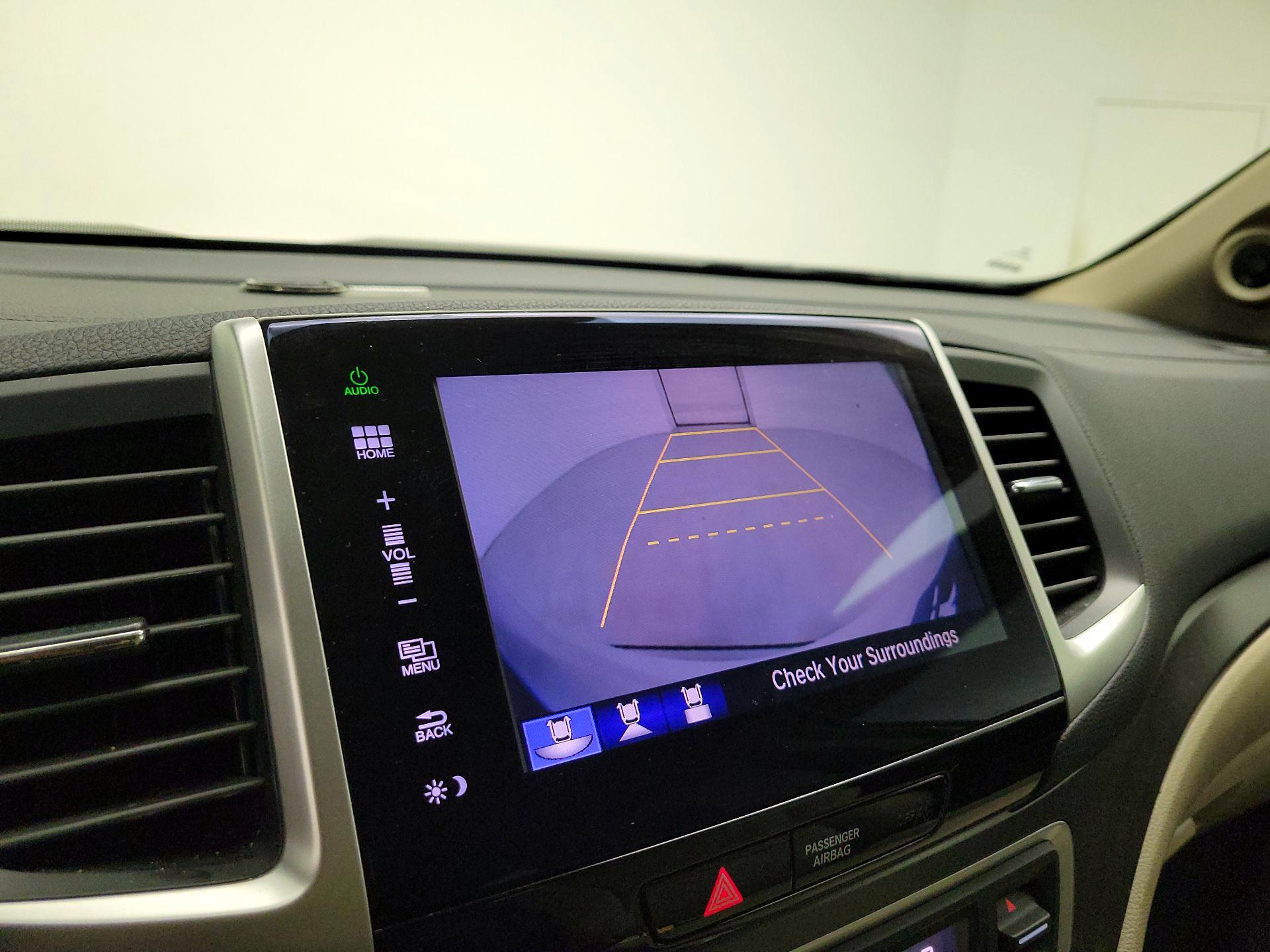 Thumbnail: 2016 Honda Pilot - 14