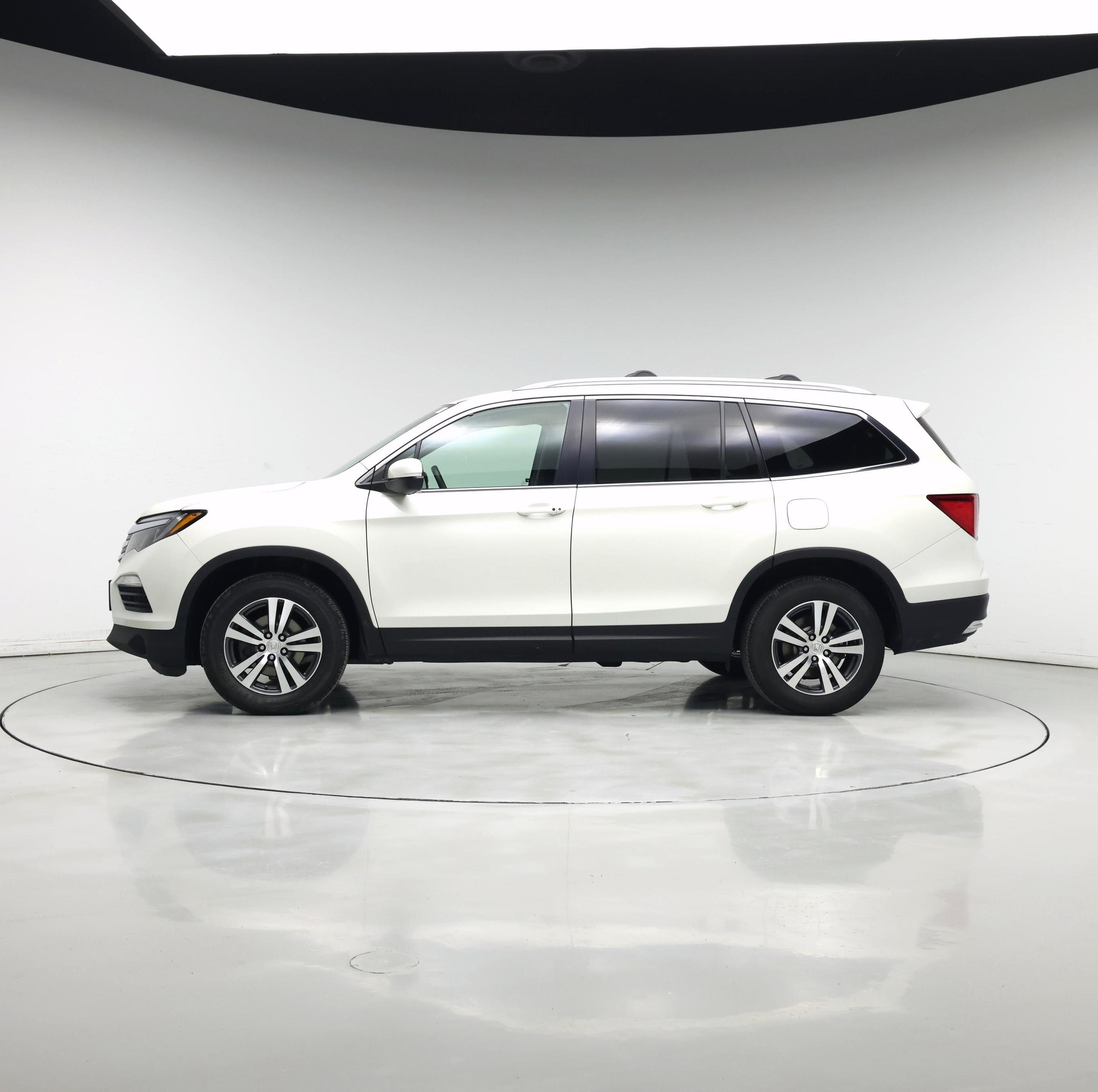 Thumbnail: 2016 Honda Pilot - 3