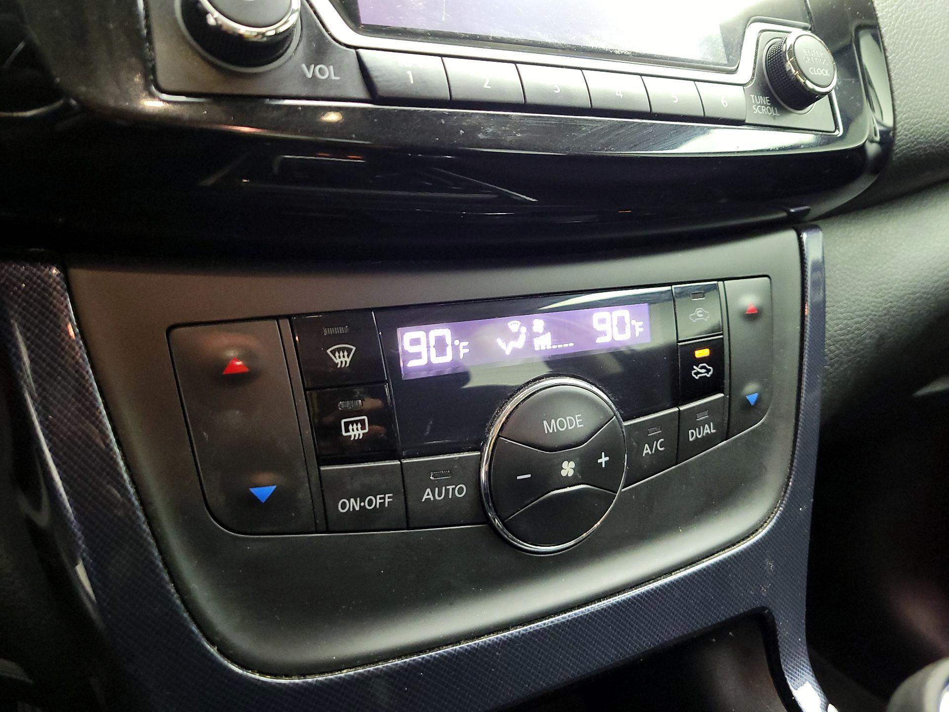 Thumbnail: 2018 Nissan Sentra - 16