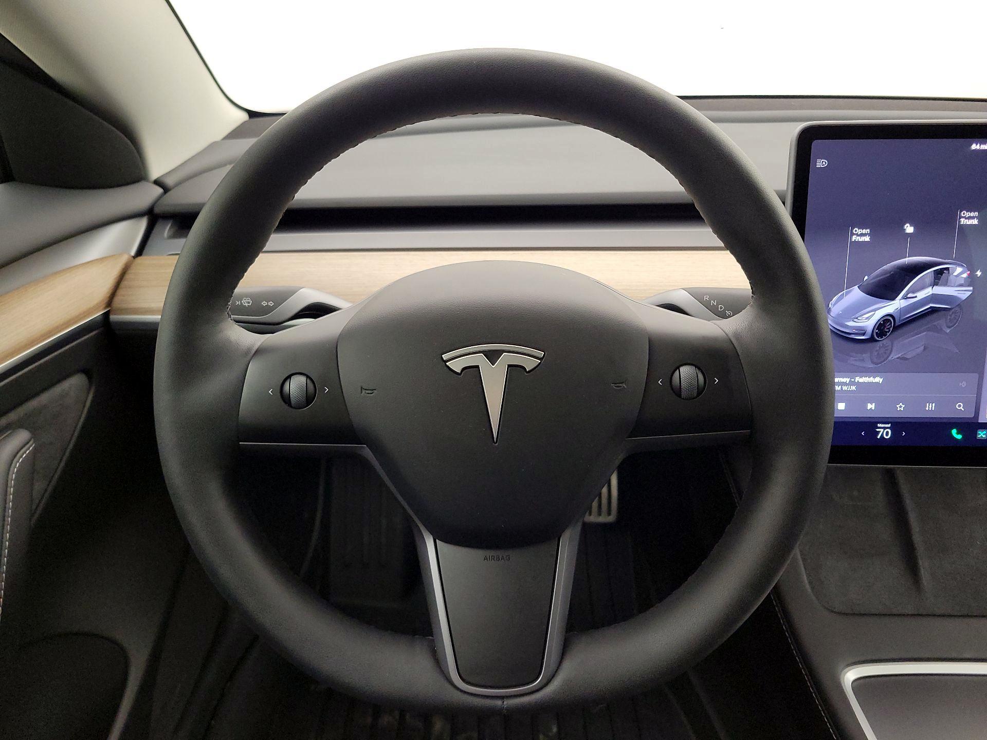 Thumbnail: 2023 Tesla Model 3 - 10