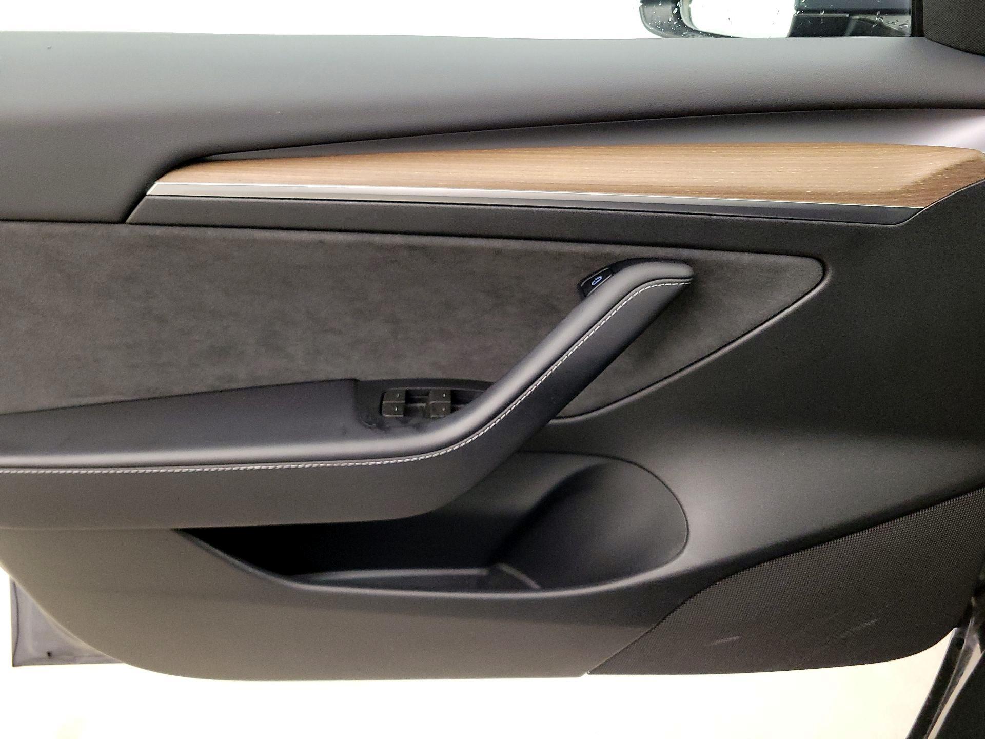 Thumbnail: 2023 Tesla Model 3 - 12