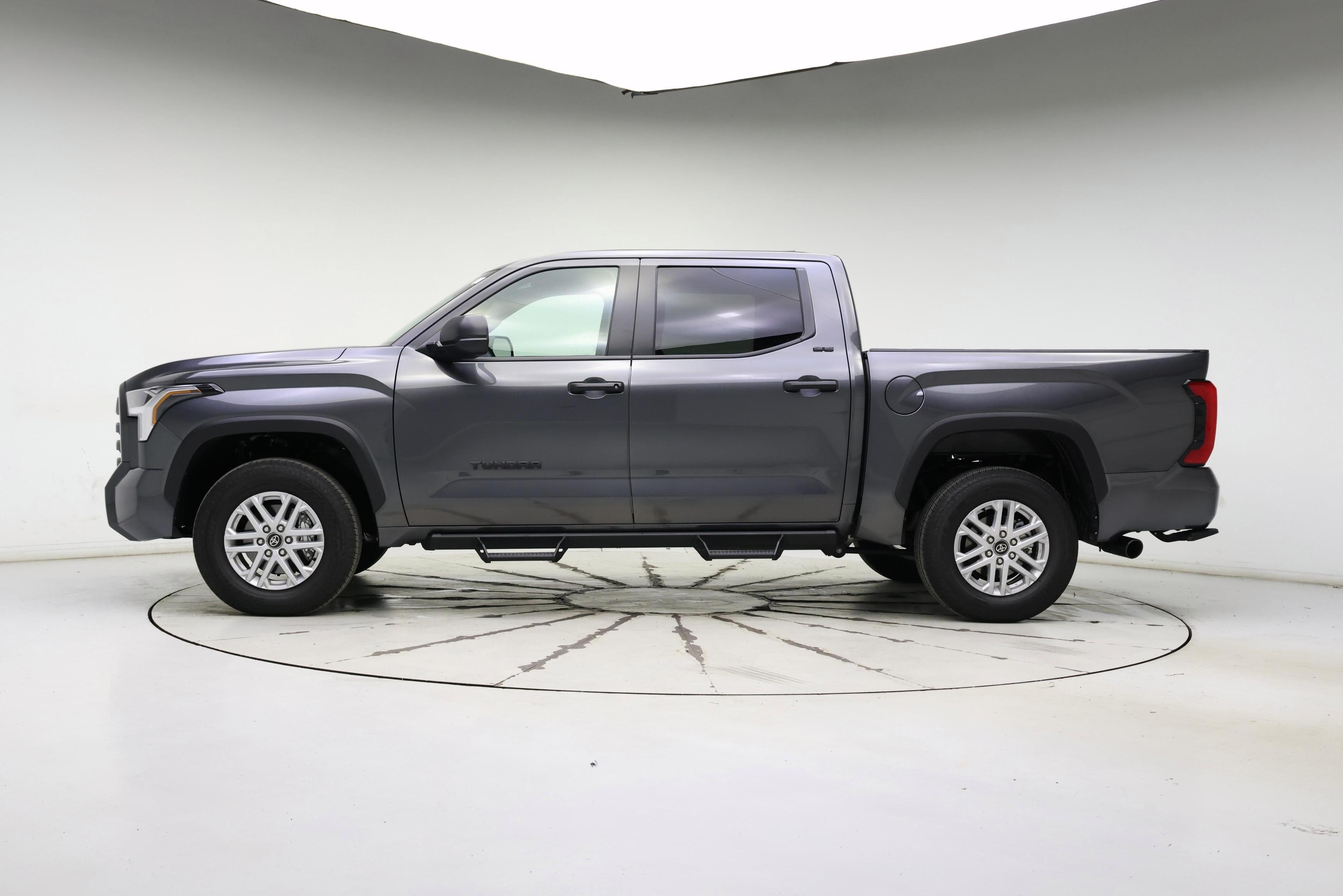 Thumbnail: 2025 Toyota Tundra - 3