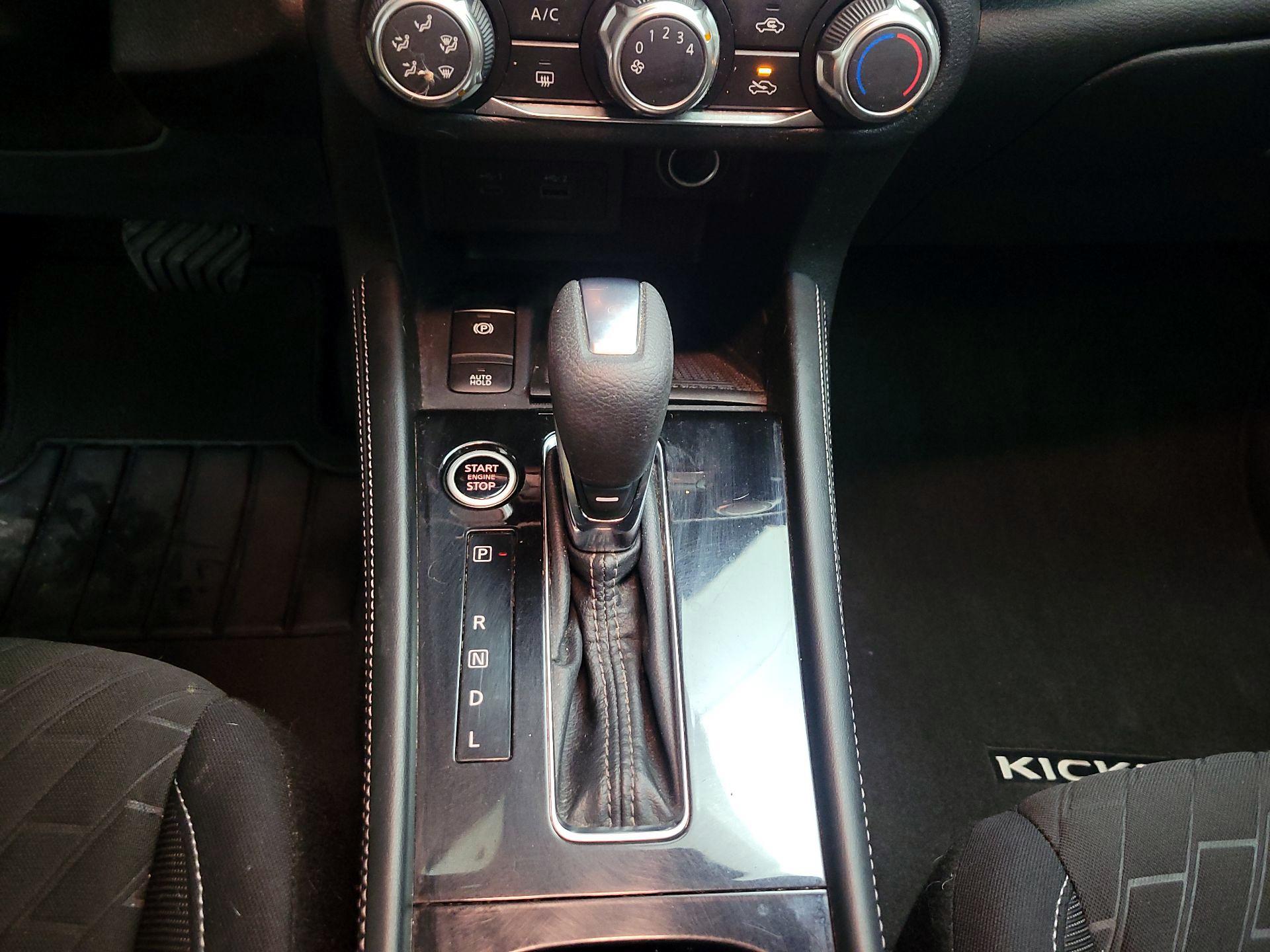 Thumbnail: 2023 Nissan Kicks - 16