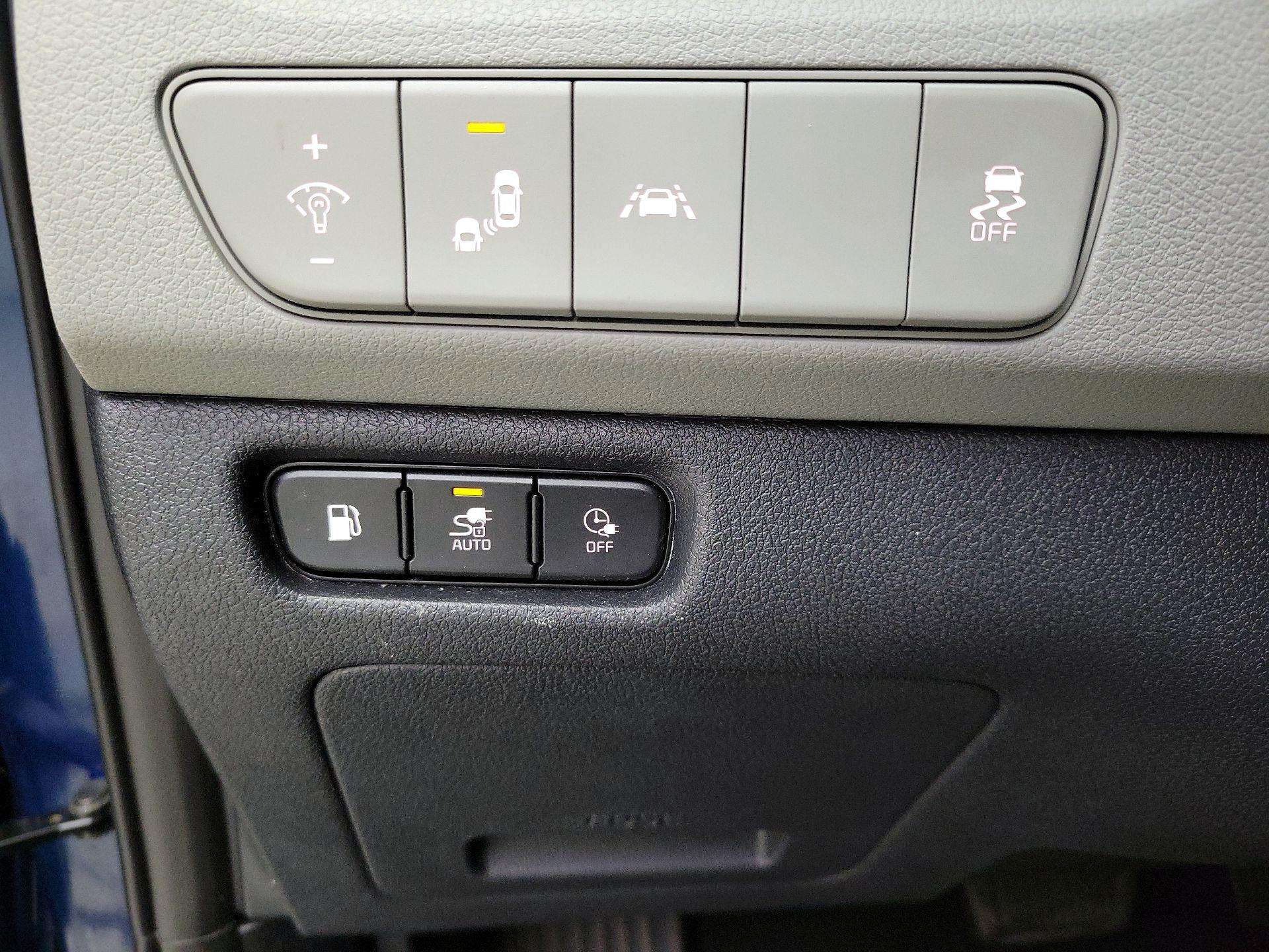 Thumbnail: 2022 Kia Niro - 13