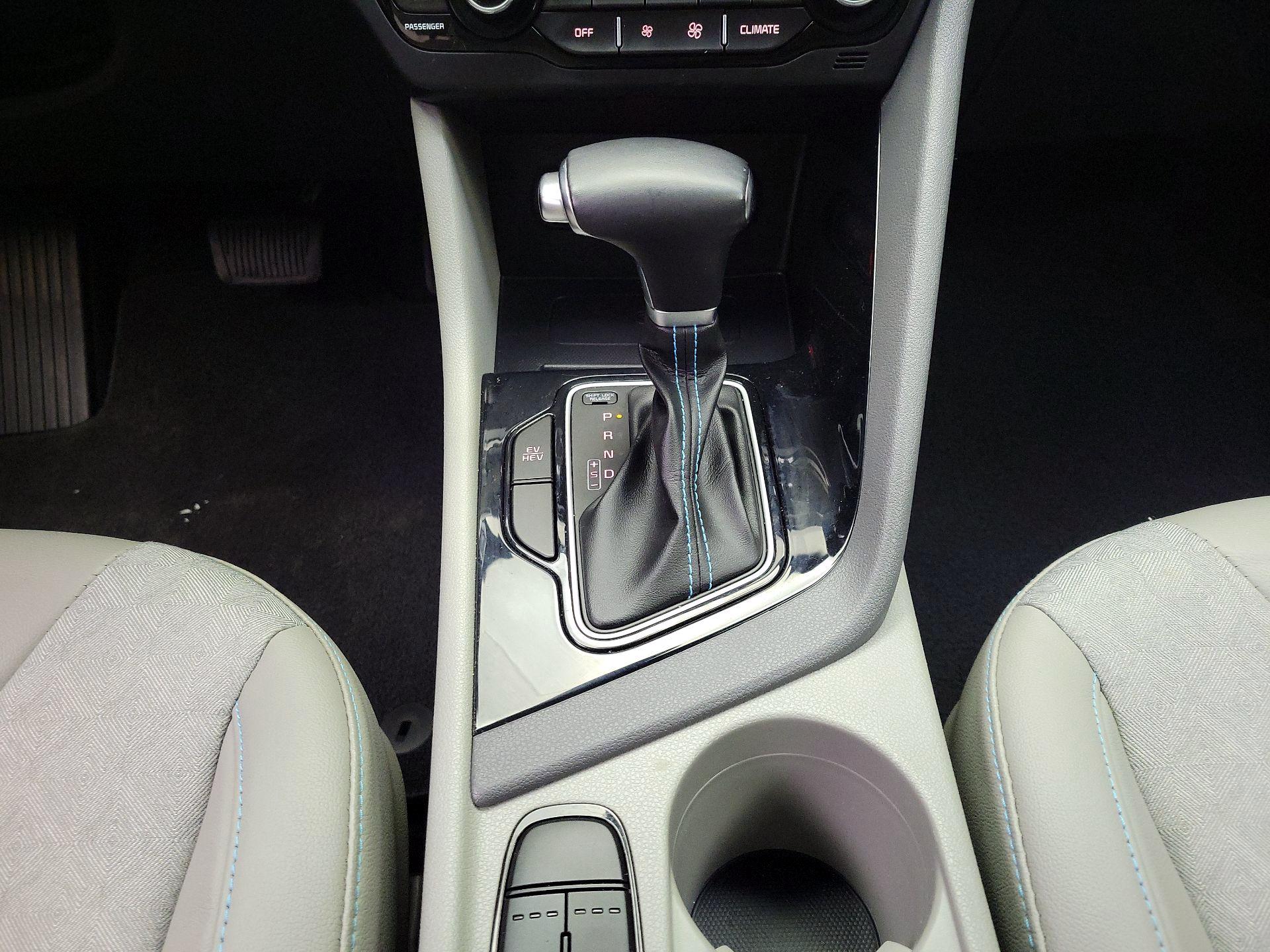 Thumbnail: 2022 Kia Niro - 17