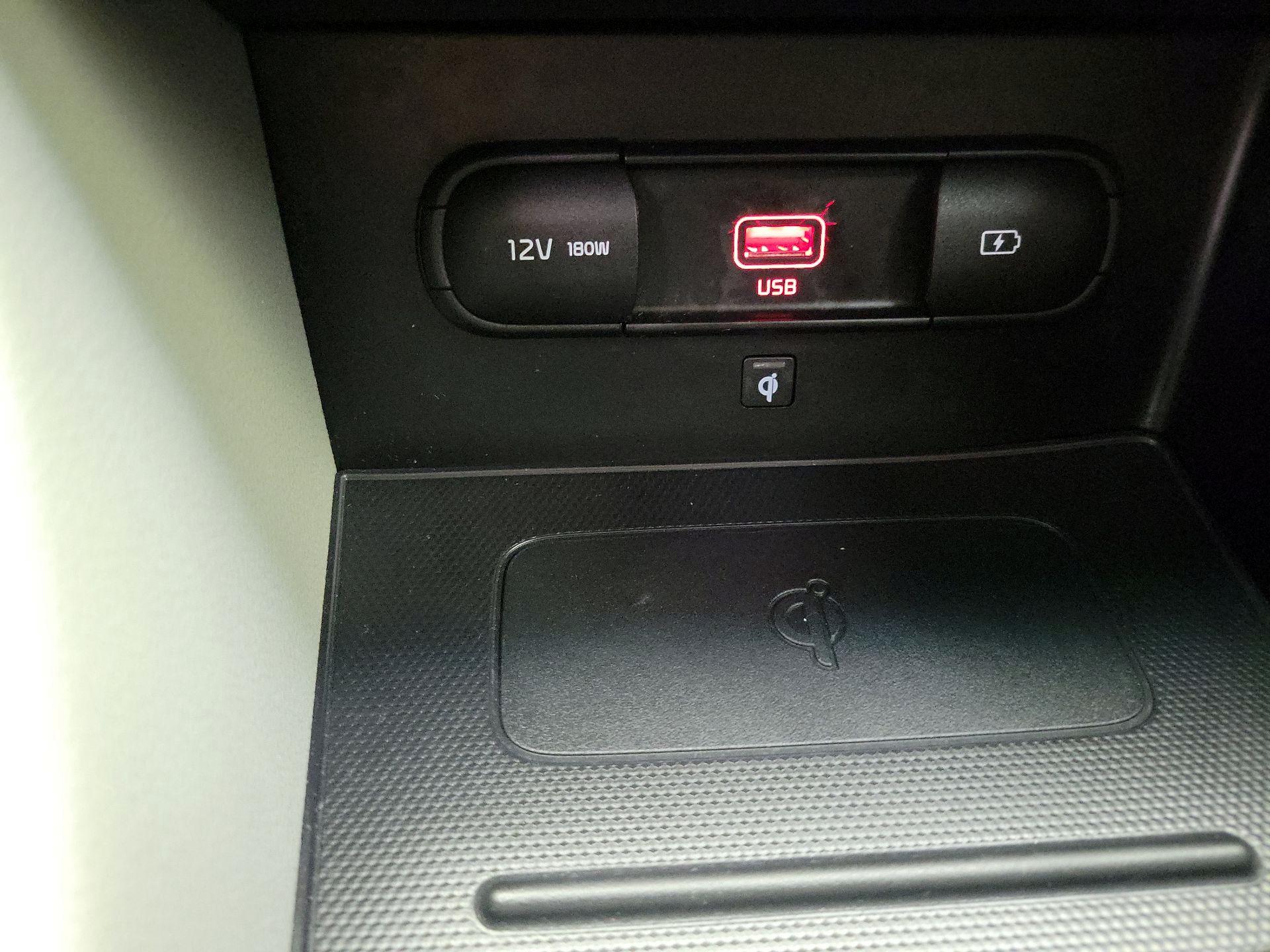 Thumbnail: 2022 Kia Niro - 18