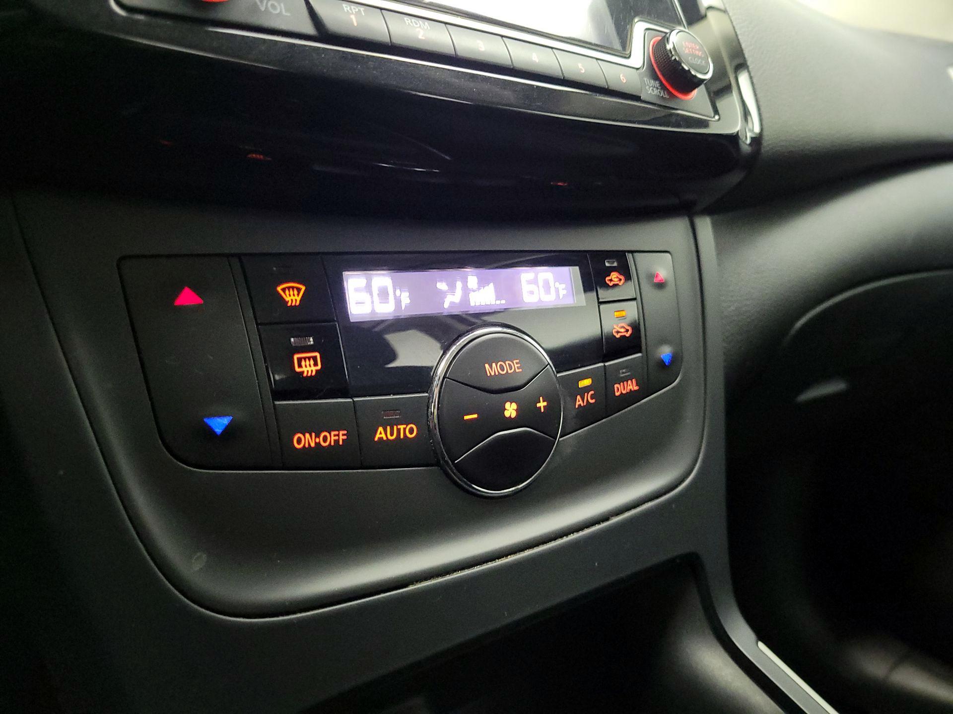 Thumbnail: 2018 Nissan Sentra - 16