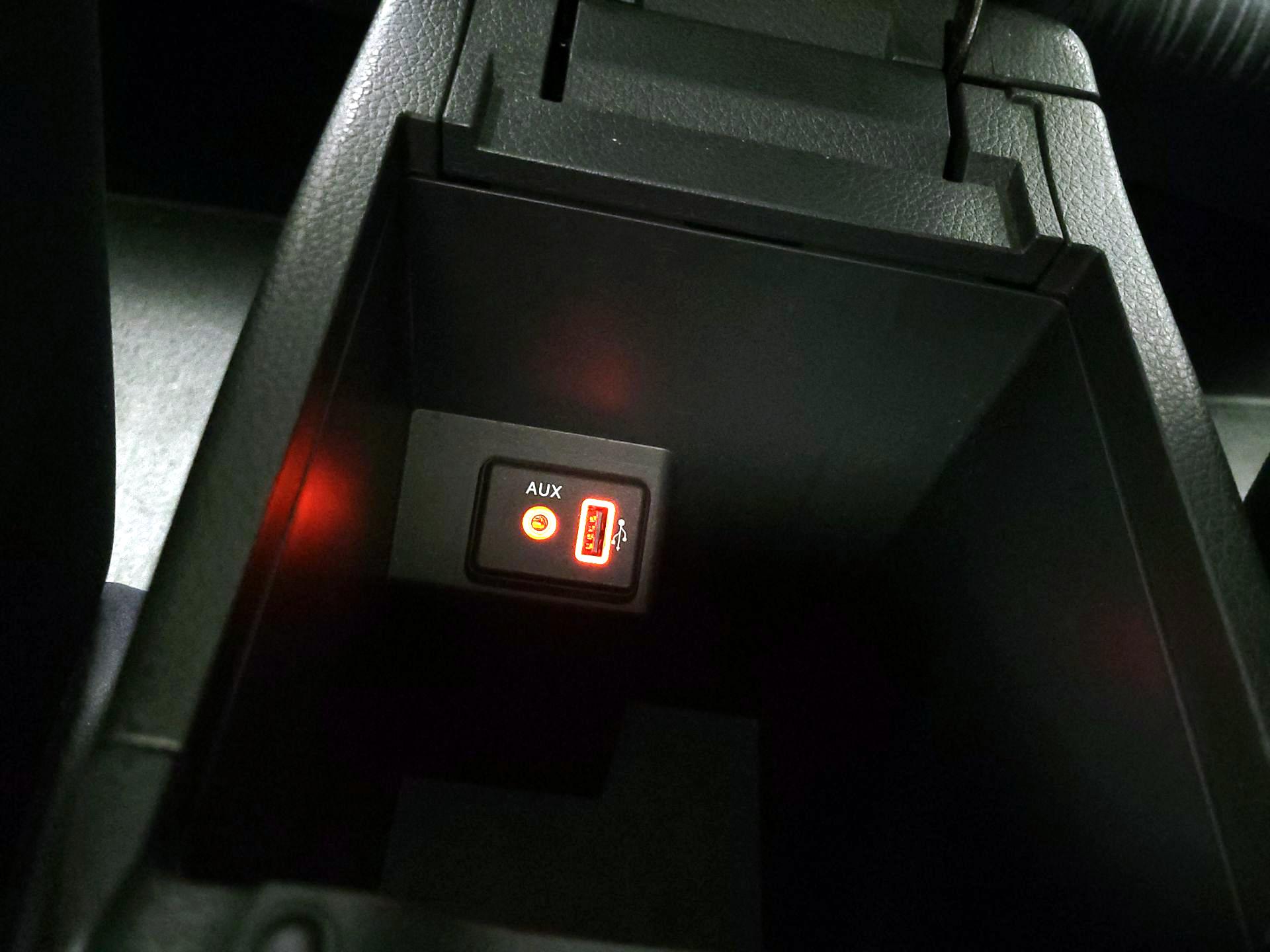 Thumbnail: 2018 Nissan Sentra - 18