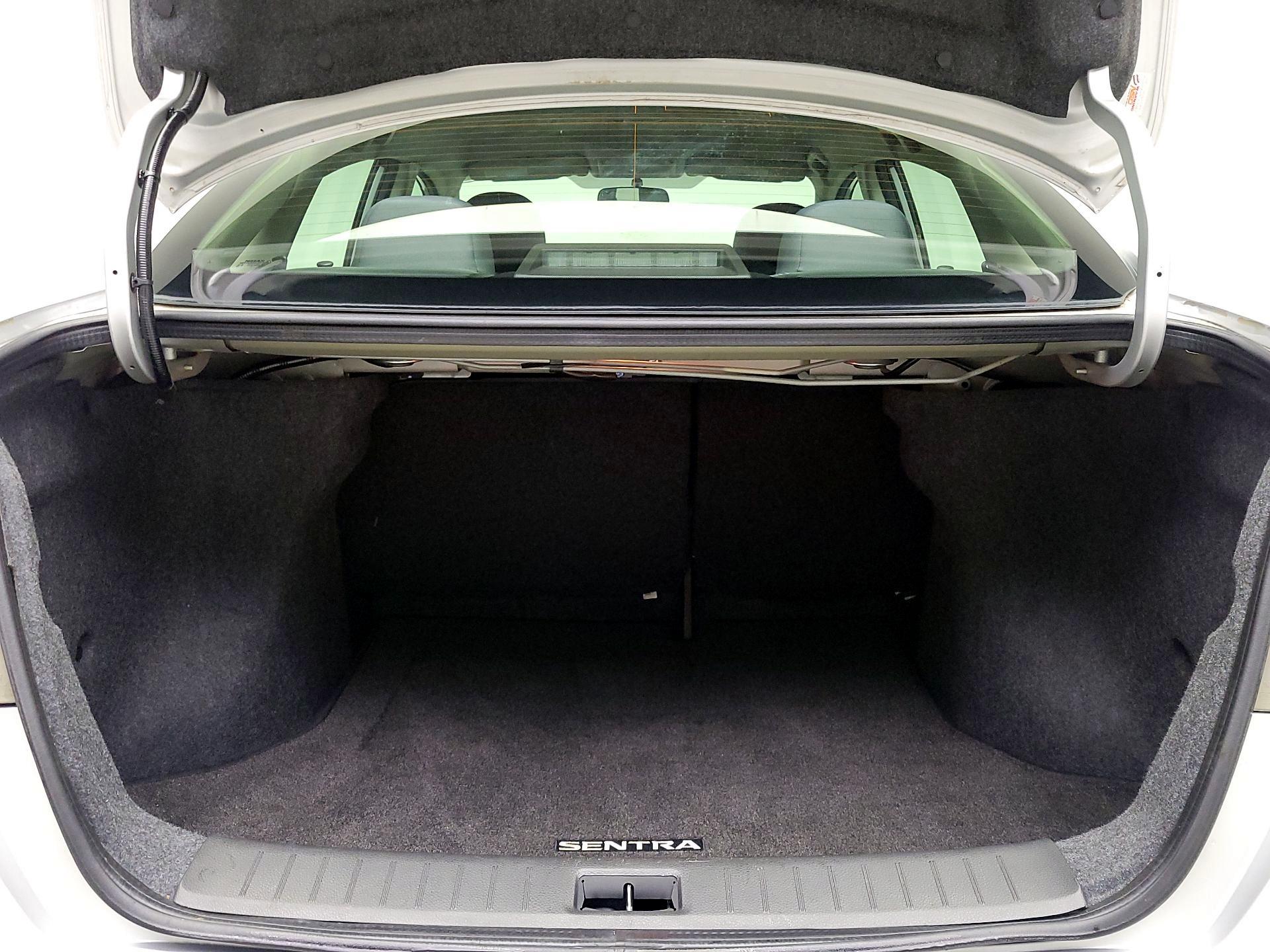 Thumbnail: 2018 Nissan Sentra - 20