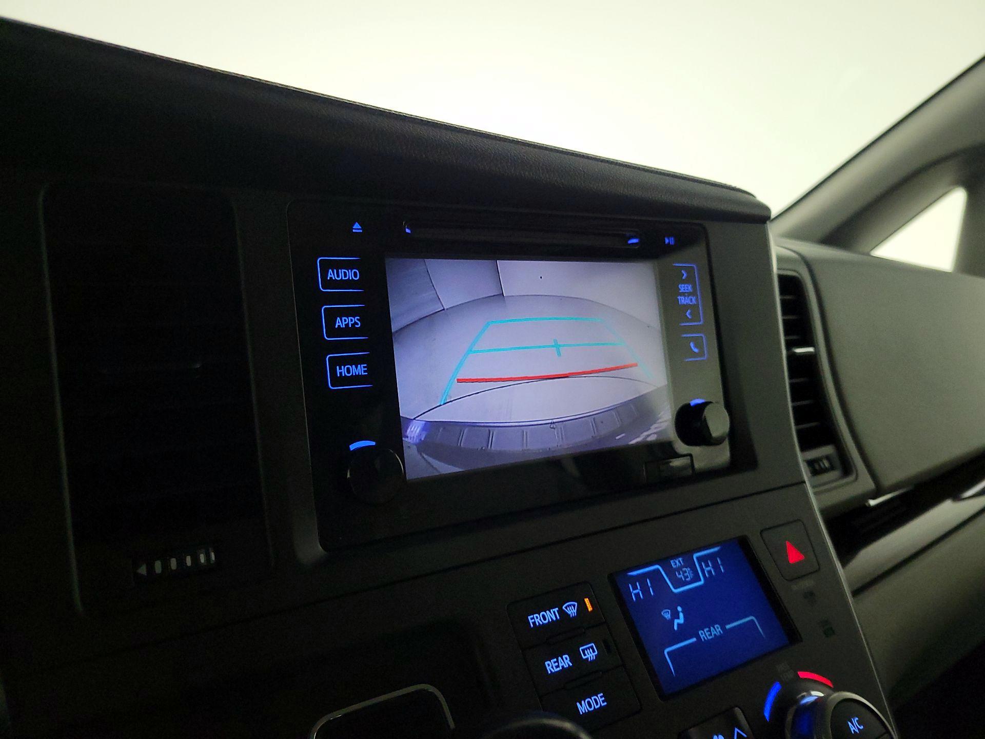 Thumbnail: 2015 Toyota Sienna - 15