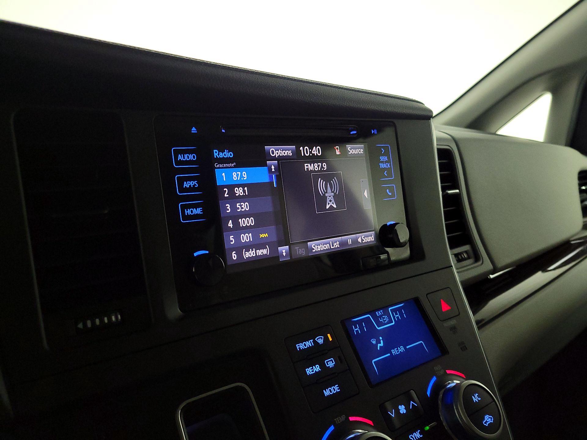 Thumbnail: 2015 Toyota Sienna - 16