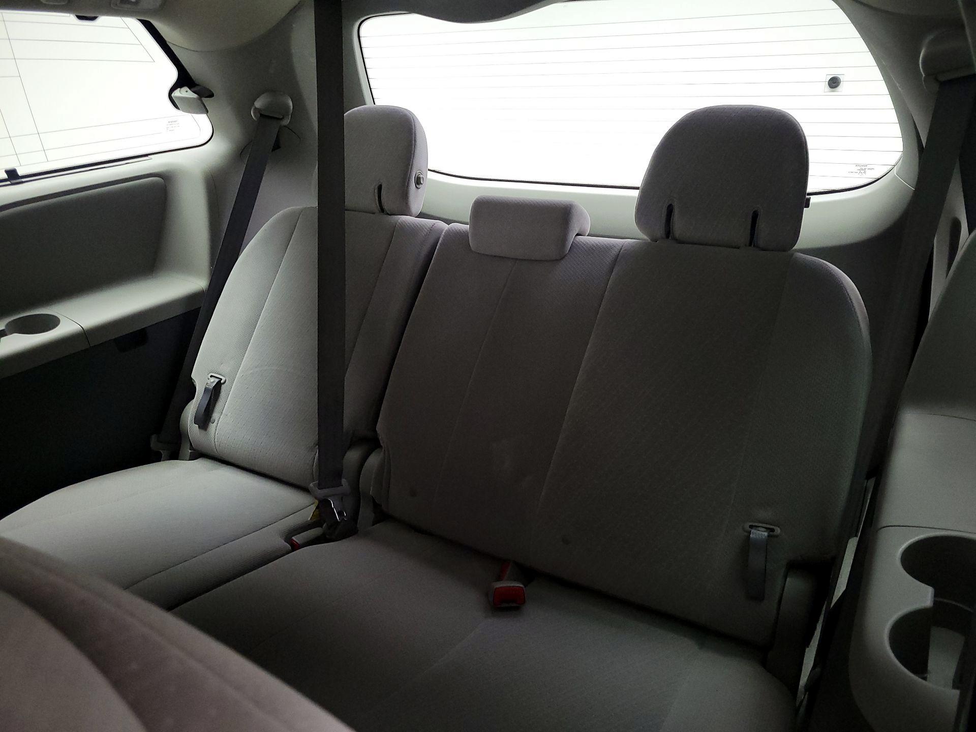 Thumbnail: 2017 Toyota Sienna - 20