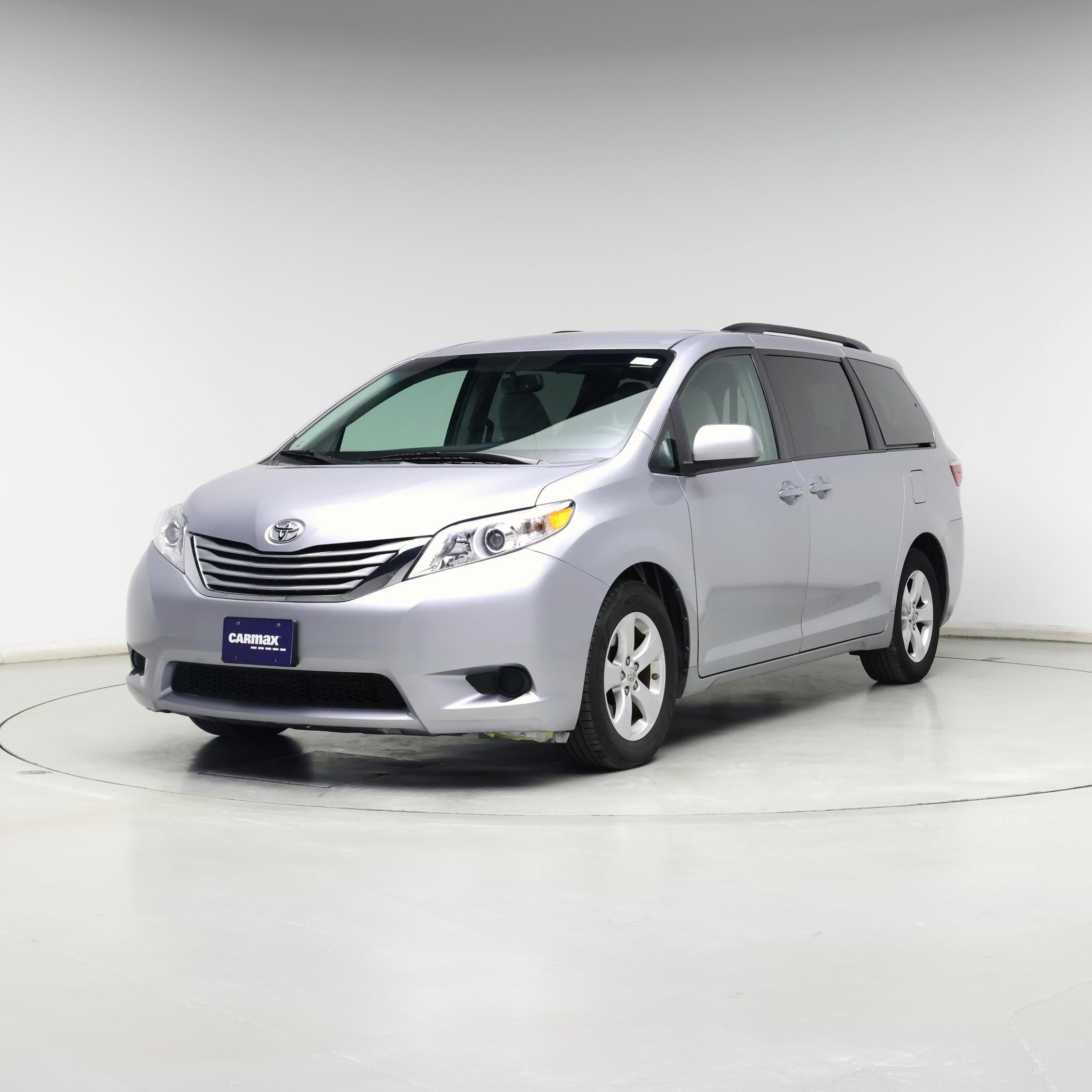 Thumbnail: 2017 Toyota Sienna - 4