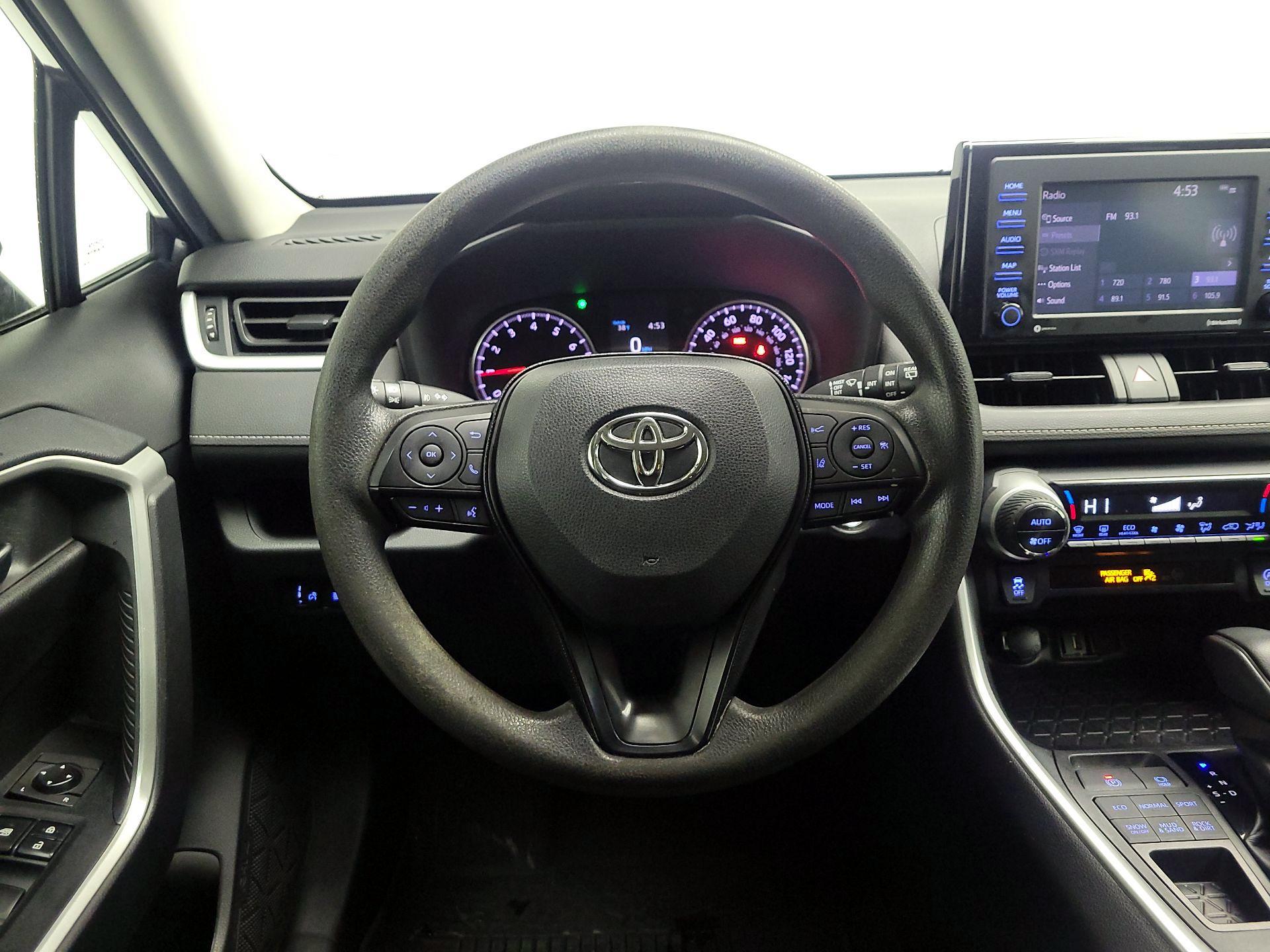 Thumbnail: 2020 Toyota RAV4 - 10