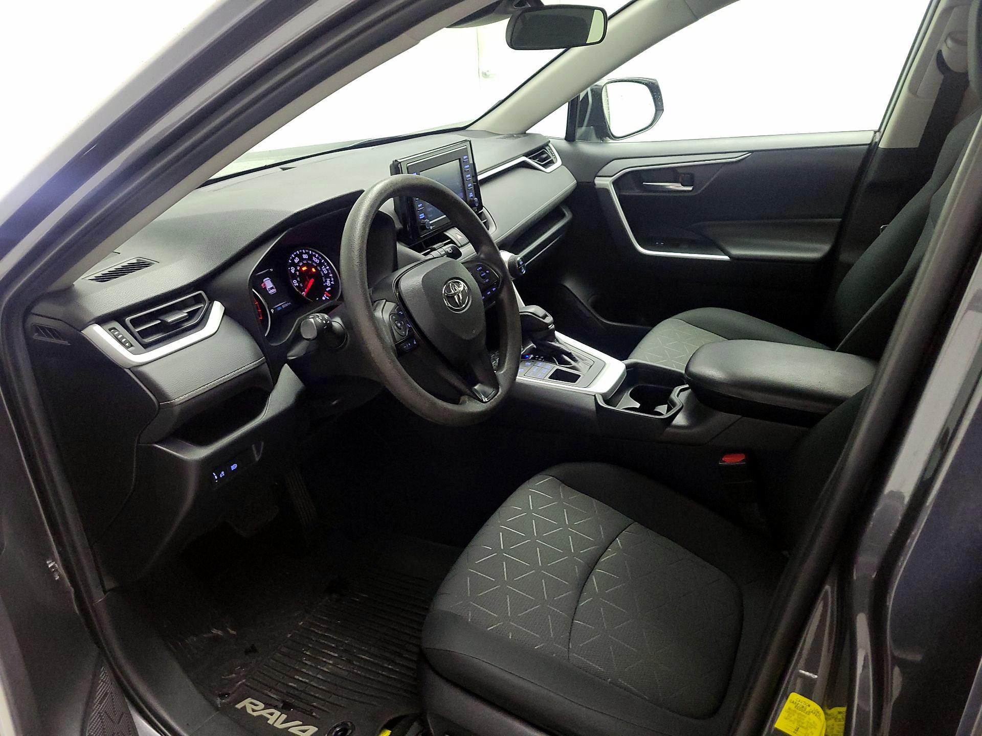 Thumbnail: 2020 Toyota RAV4 - 11