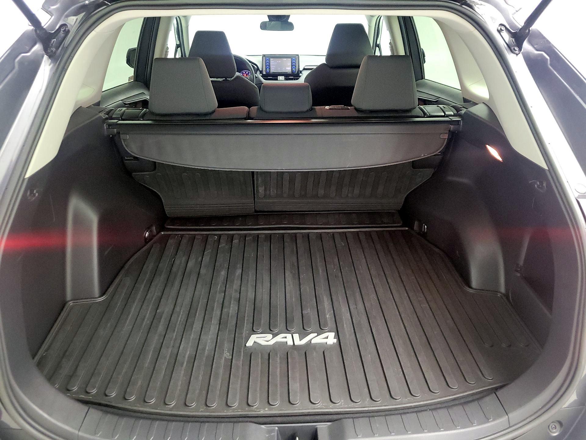 Thumbnail: 2020 Toyota RAV4 - 18