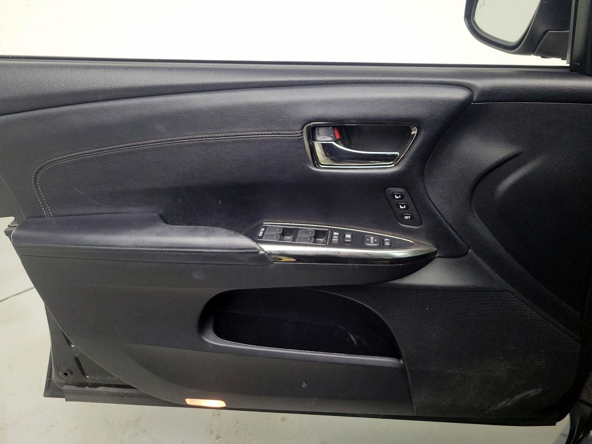 Thumbnail: 2014 Toyota Avalon - 12