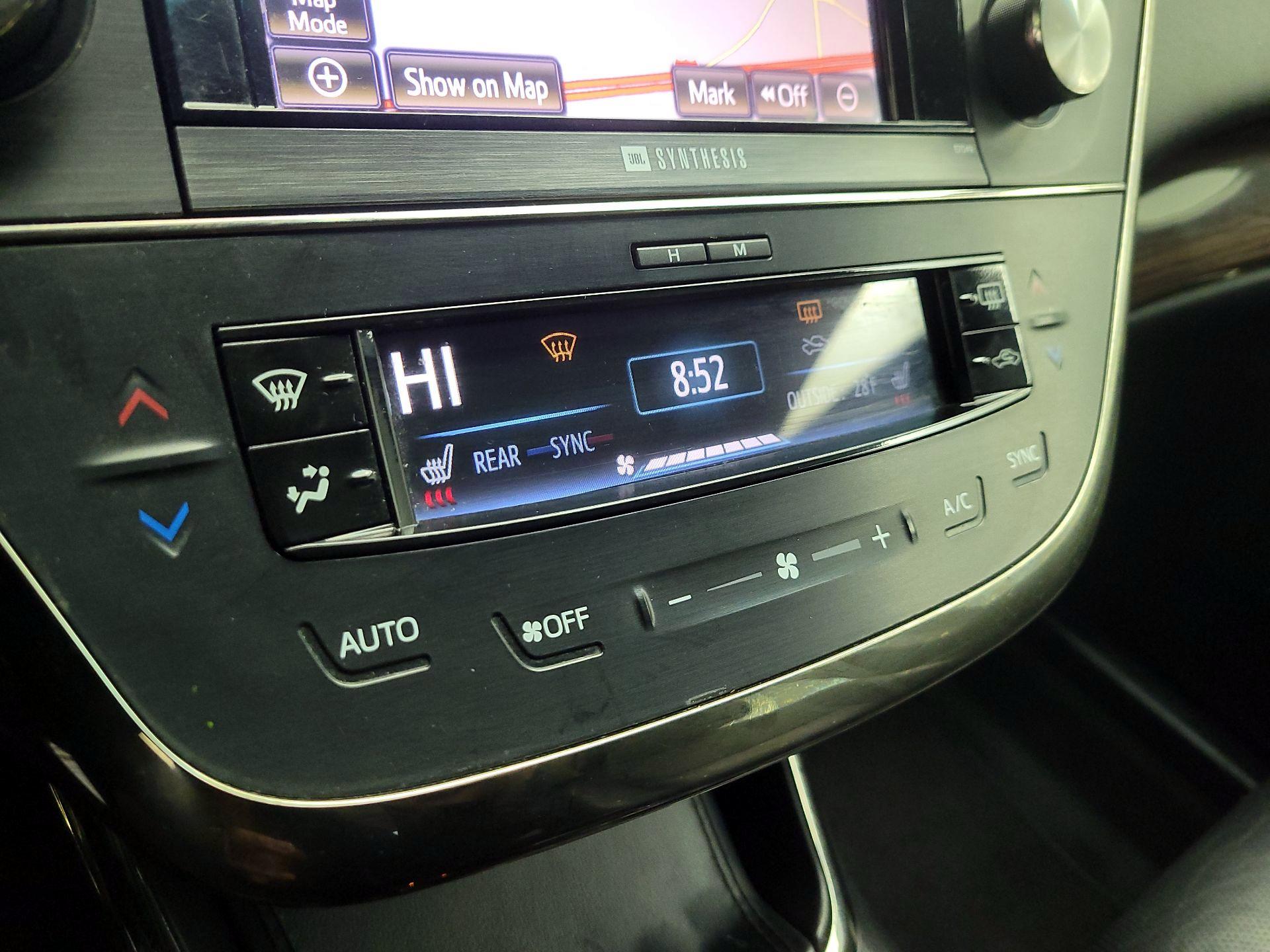 Thumbnail: 2014 Toyota Avalon - 16