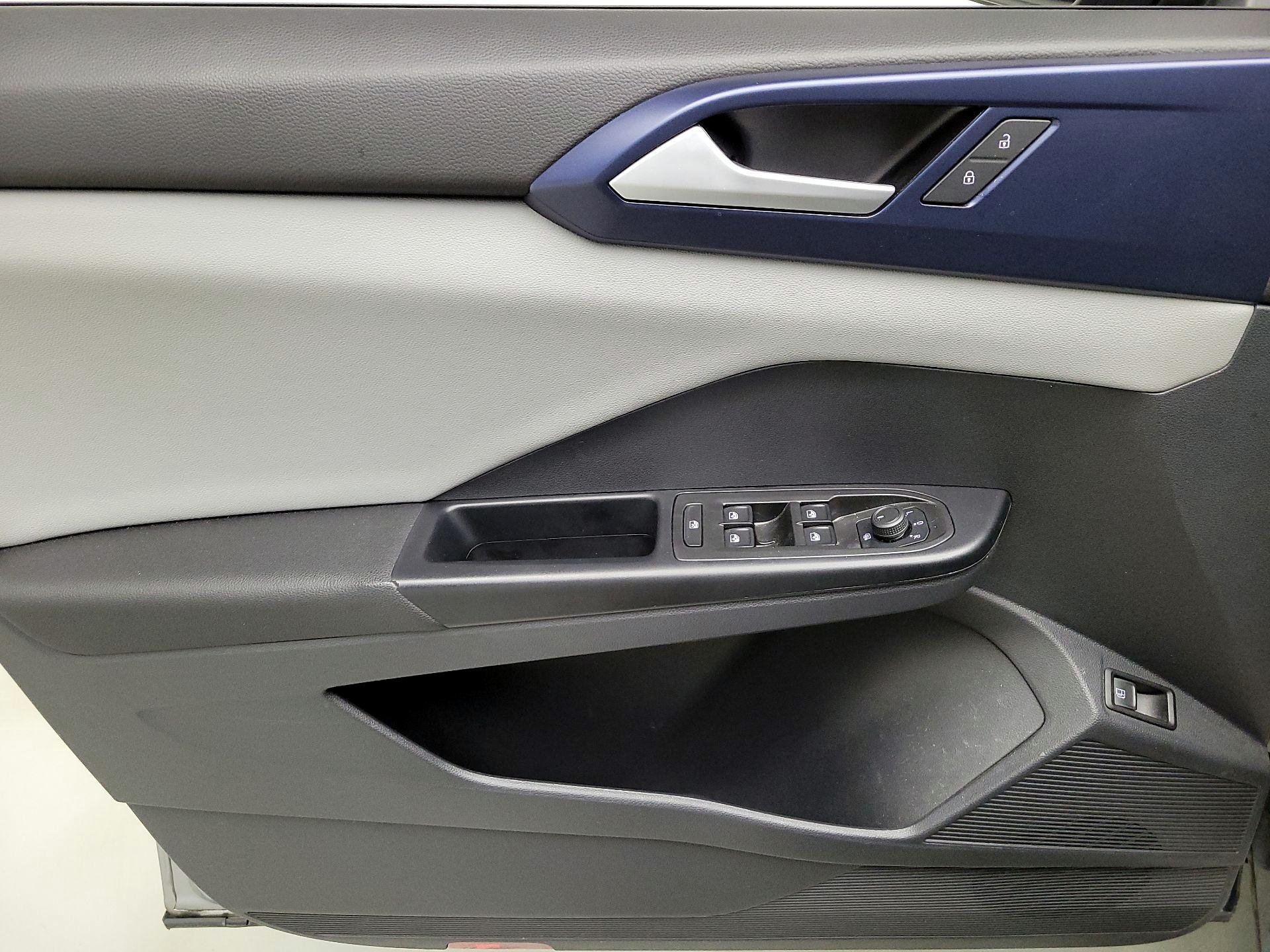 Thumbnail: 2023 Volkswagen Taos - 12