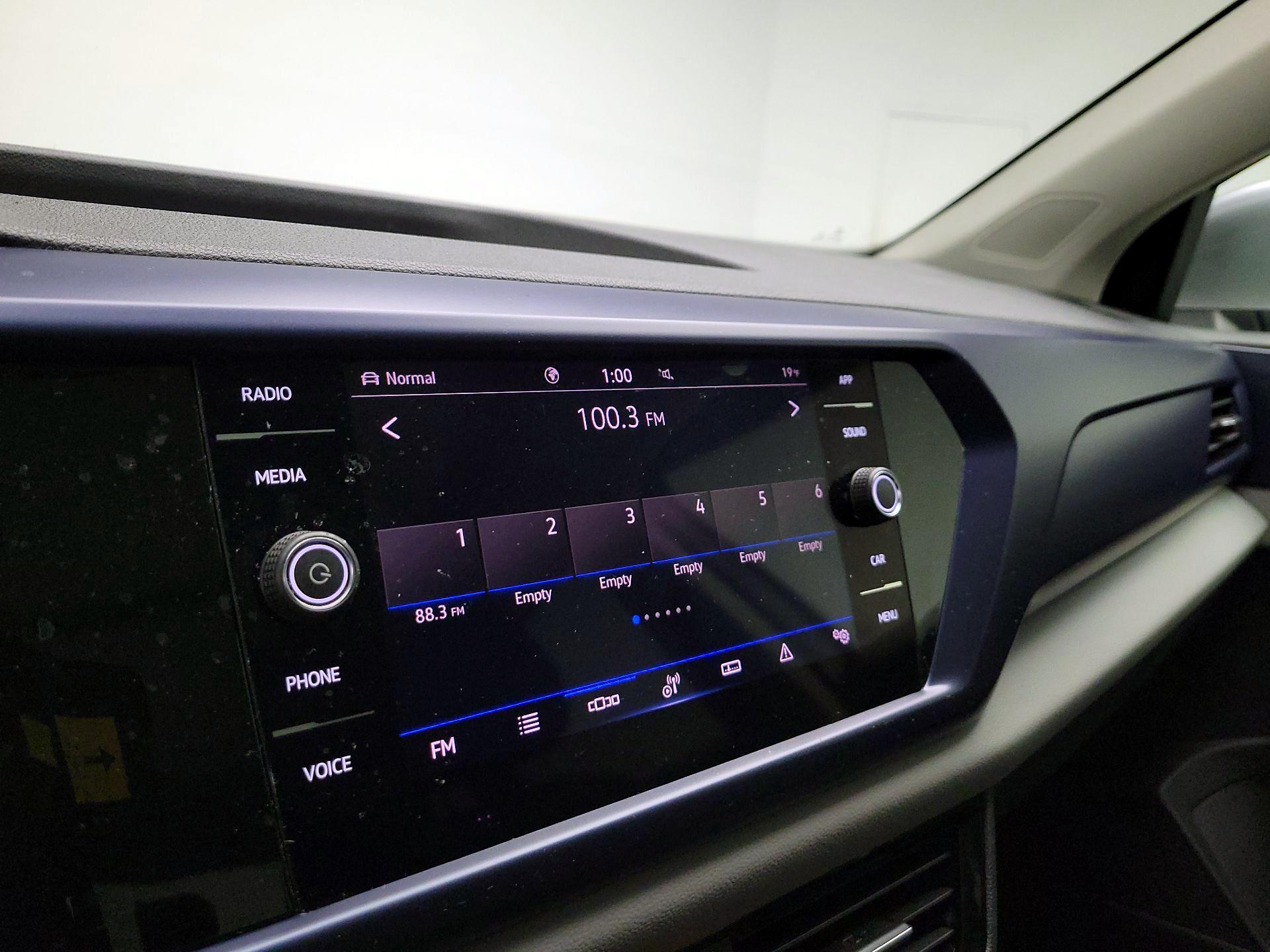 Thumbnail: 2023 Volkswagen Taos - 14