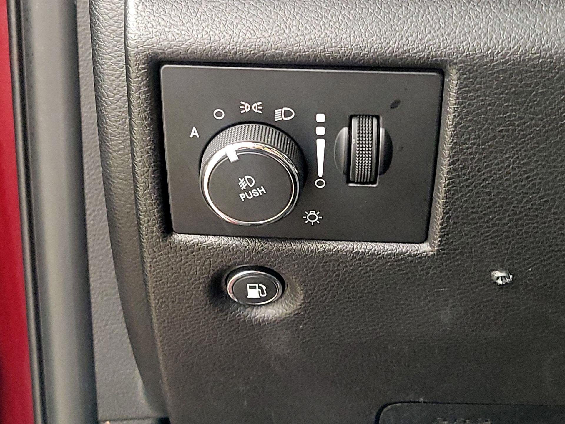 Thumbnail: 2021 Jeep Grand Cherokee - 13