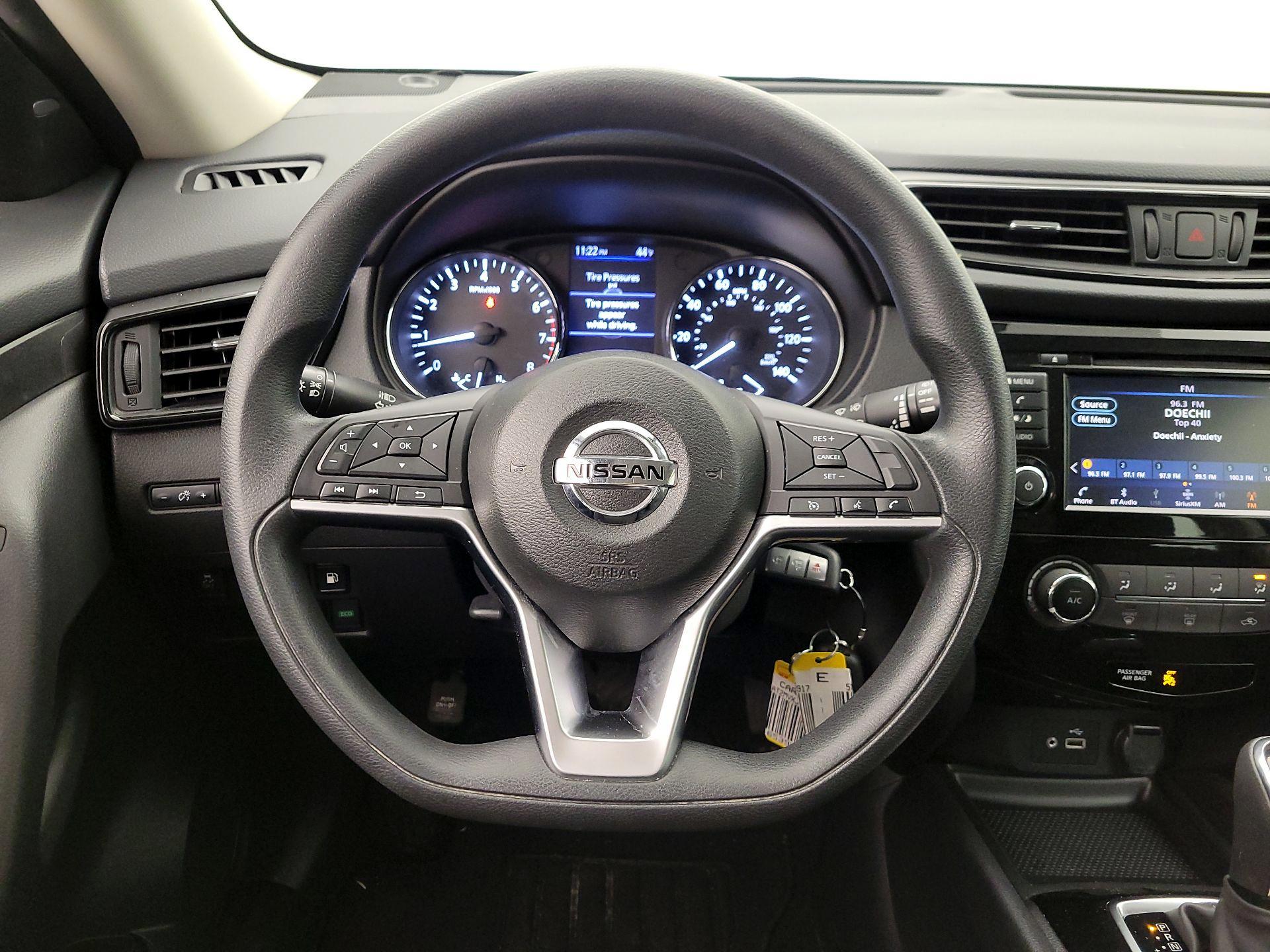 Thumbnail: 2018 Nissan Rogue - 10