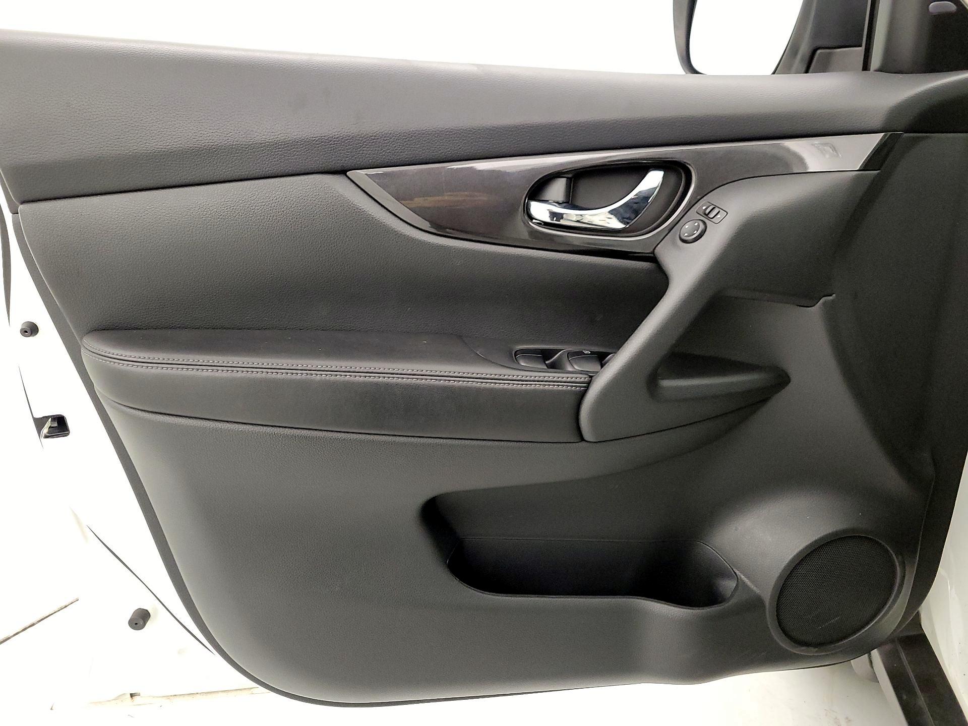 Thumbnail: 2018 Nissan Rogue - 12